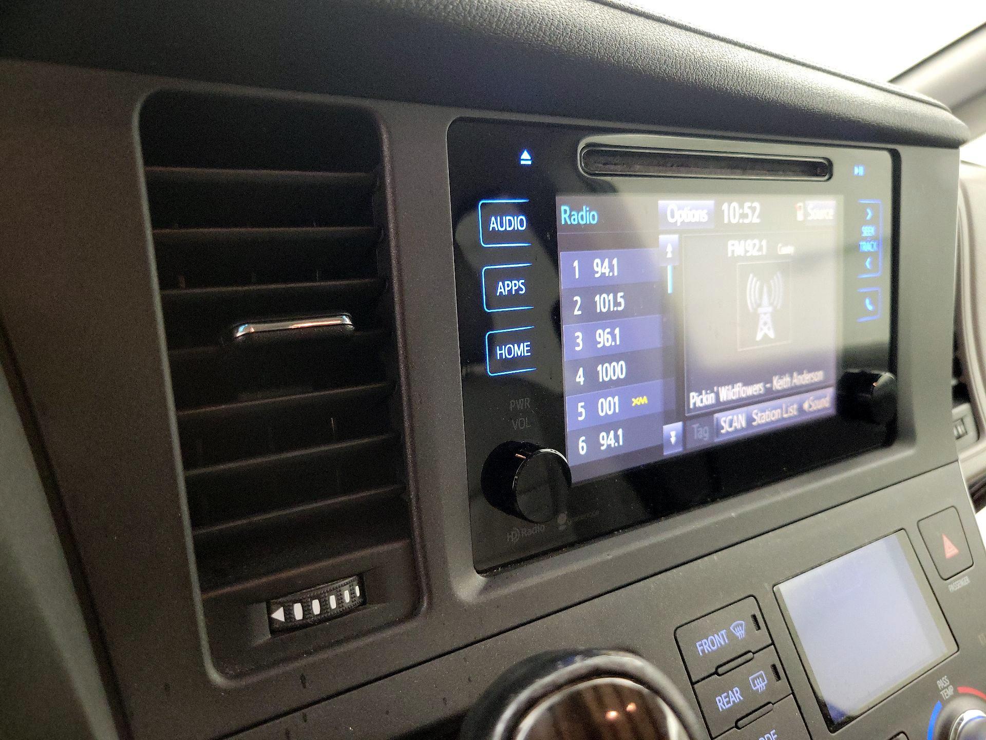 Thumbnail: 2015 Toyota Sienna - 15