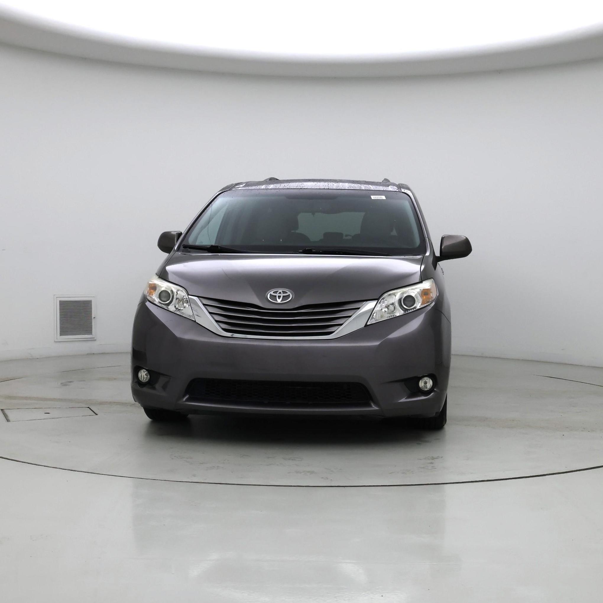 Thumbnail: 2015 Toyota Sienna - 5