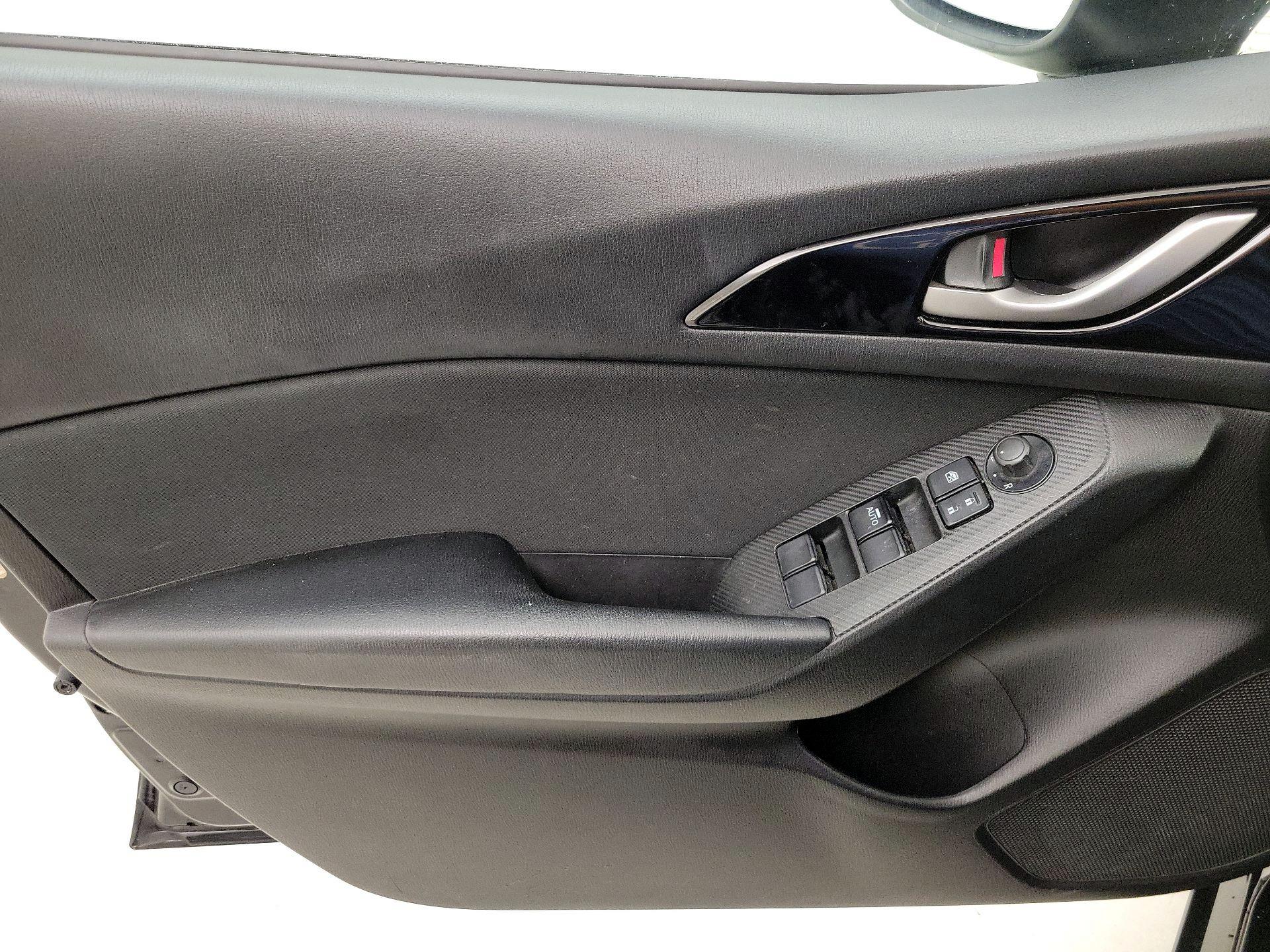 Thumbnail: 2016 Mazda Mazda3 - 12