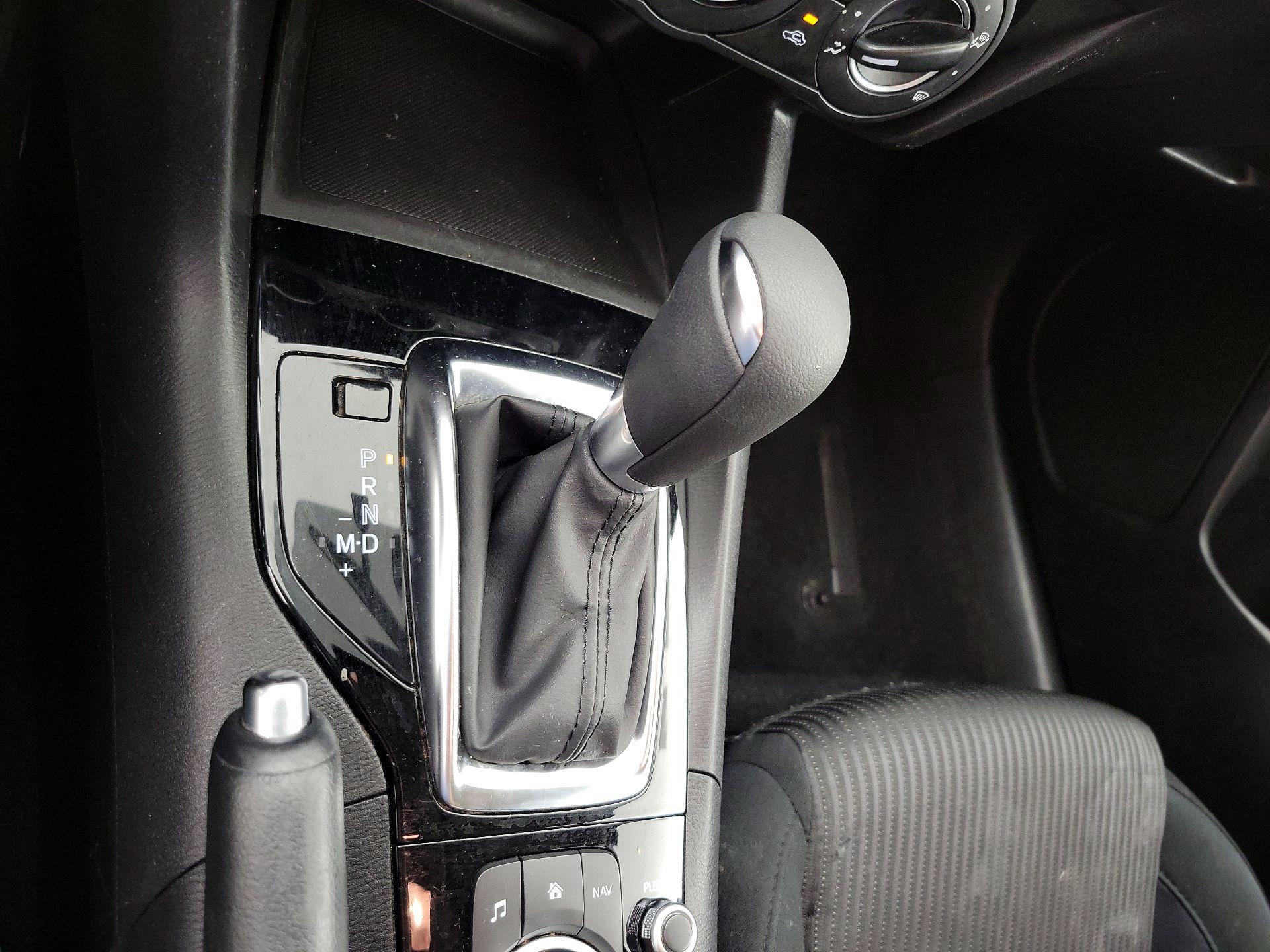 Thumbnail: 2016 Mazda Mazda3 - 17