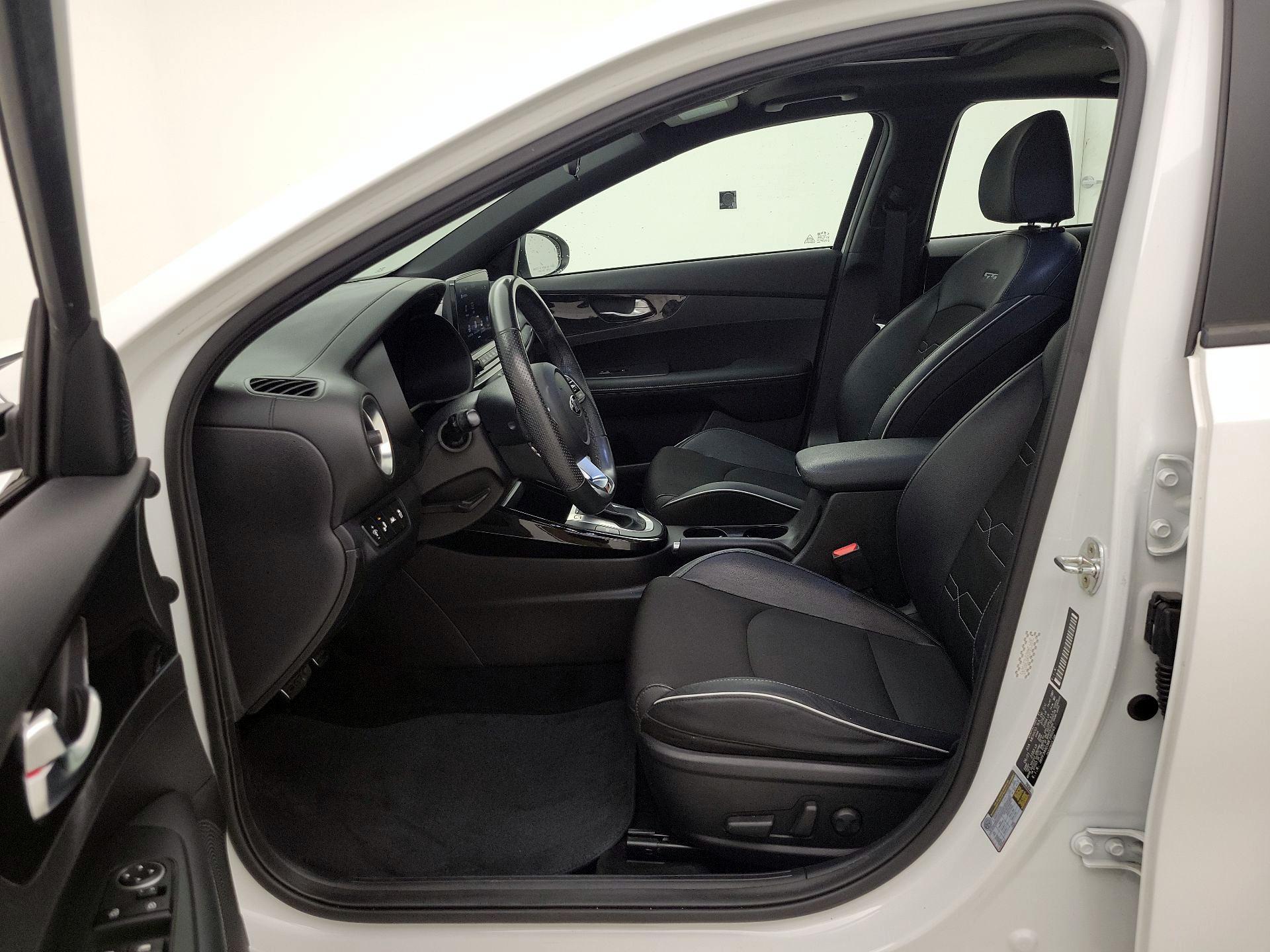 Thumbnail: 2021 Kia Forte - 11