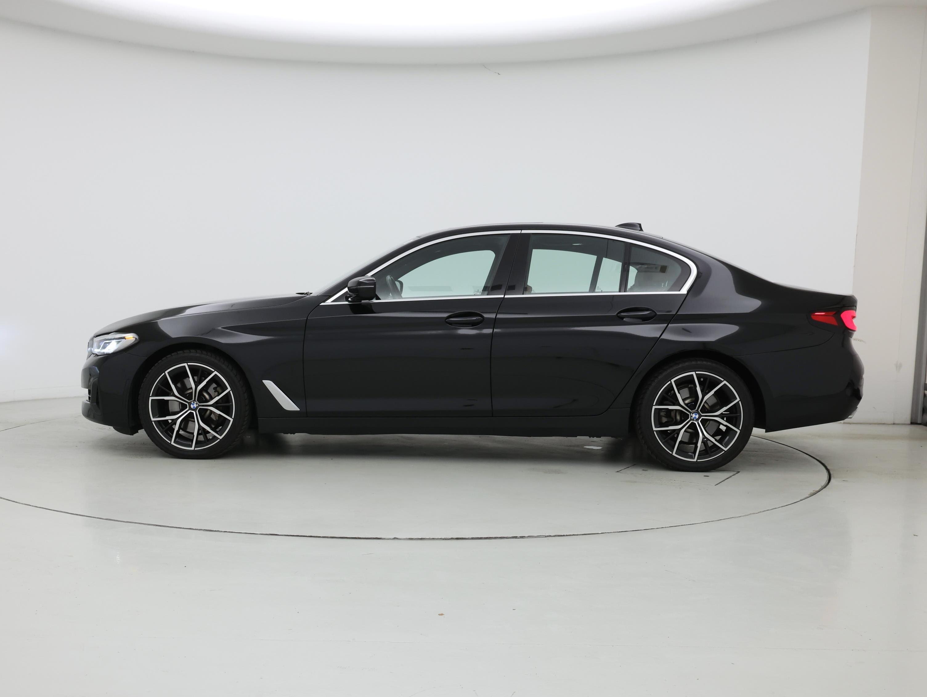 Thumbnail: 2021 BMW 5 Series - 3