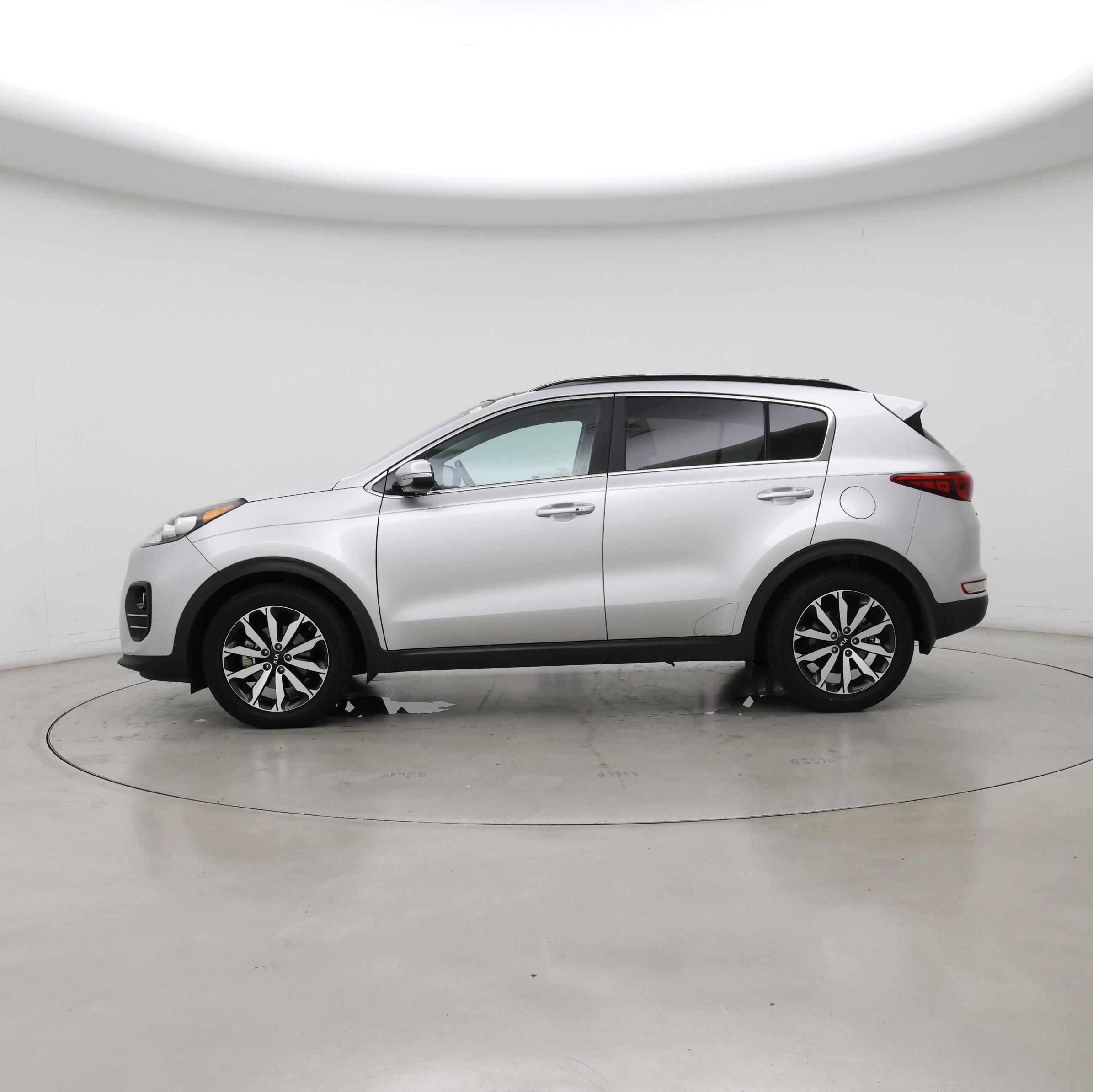 Thumbnail: 2018 Kia Sportage - 3