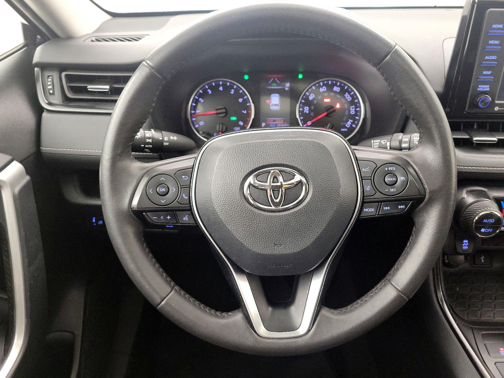 Thumbnail: 2021 Toyota RAV4 - 10