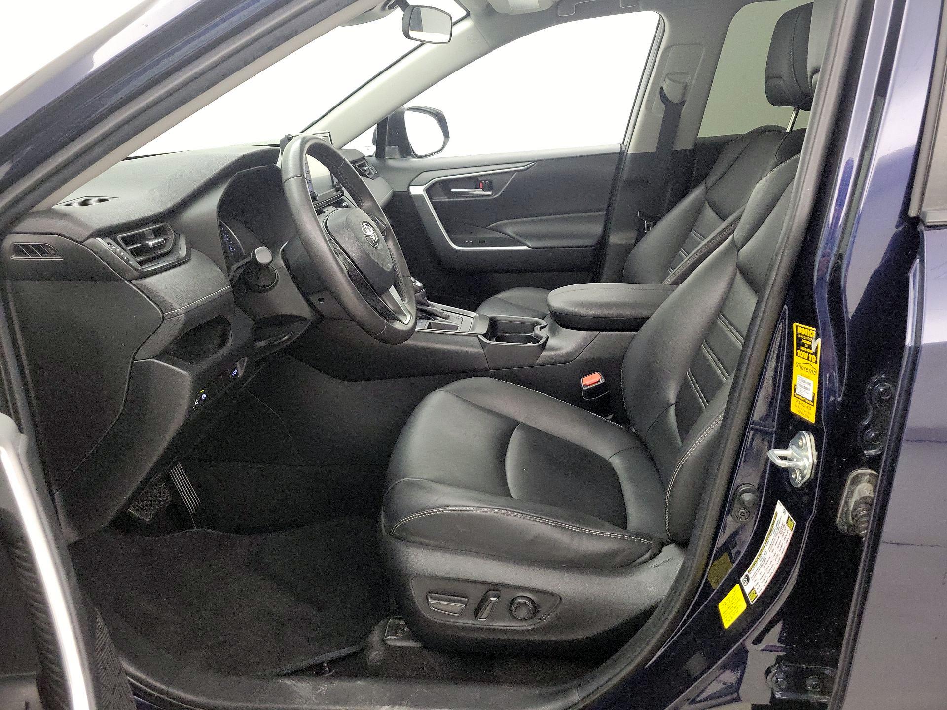 Thumbnail: 2021 Toyota RAV4 - 11