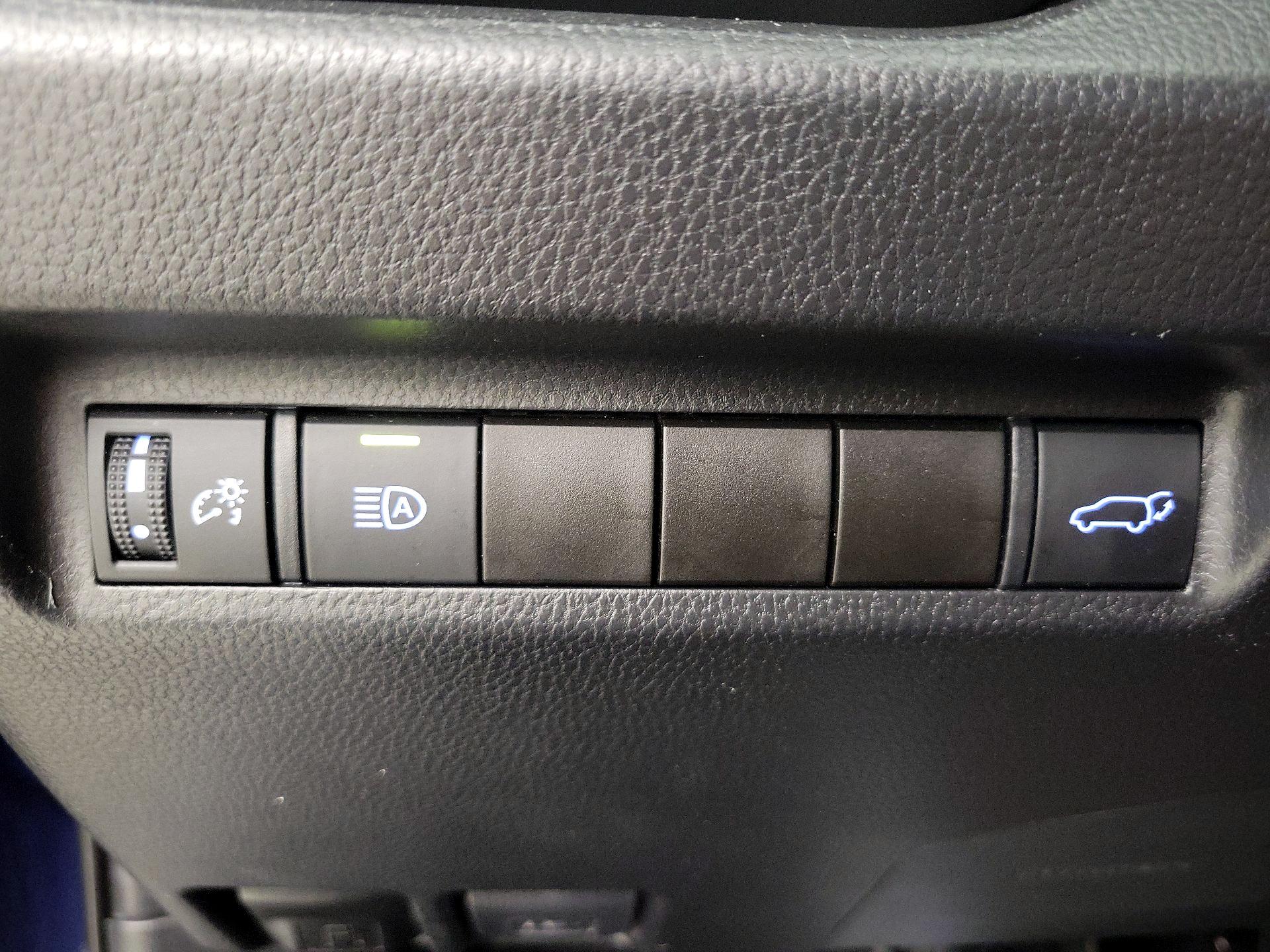 Thumbnail: 2021 Toyota RAV4 - 13