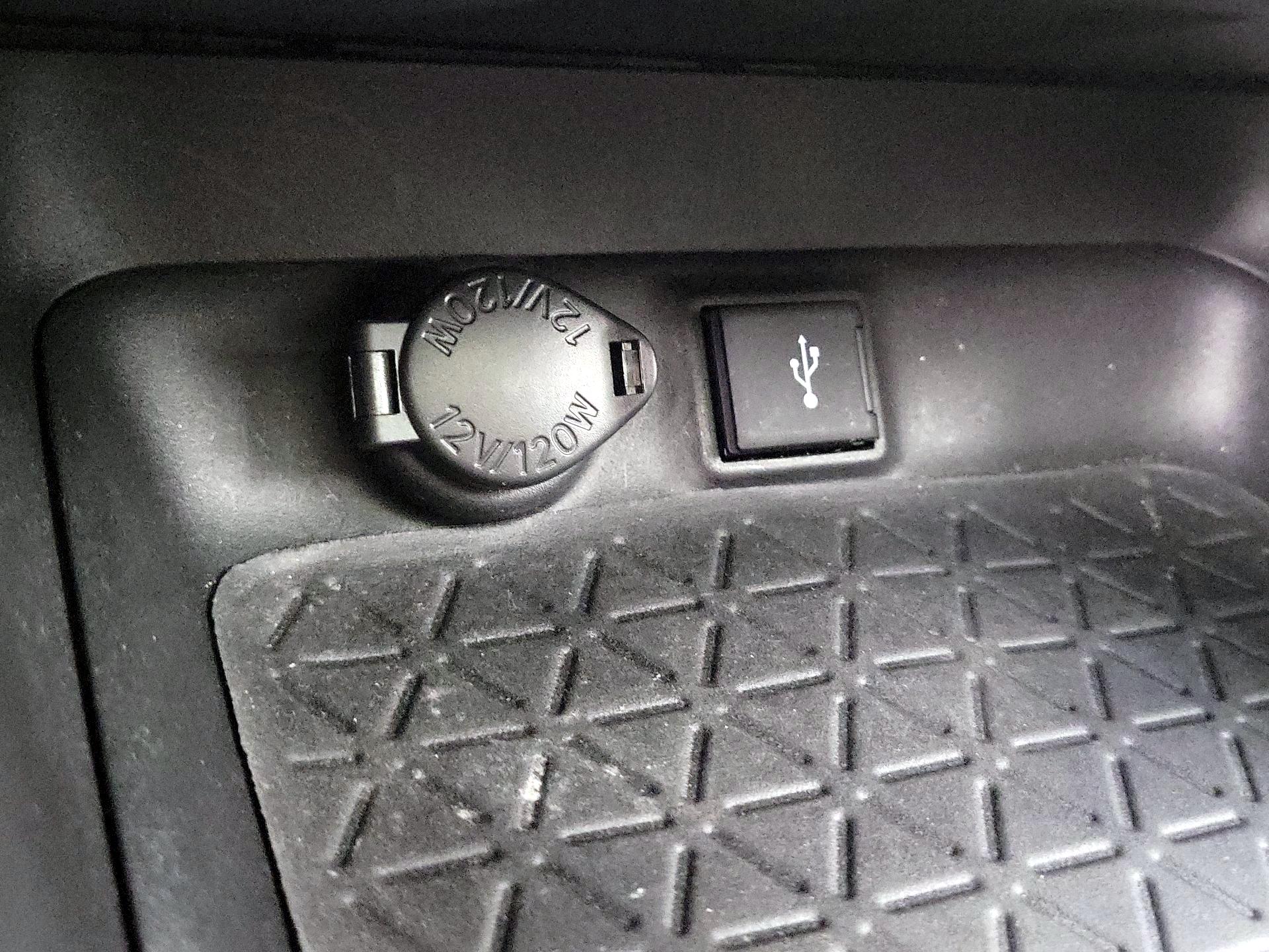 Thumbnail: 2021 Toyota RAV4 - 18