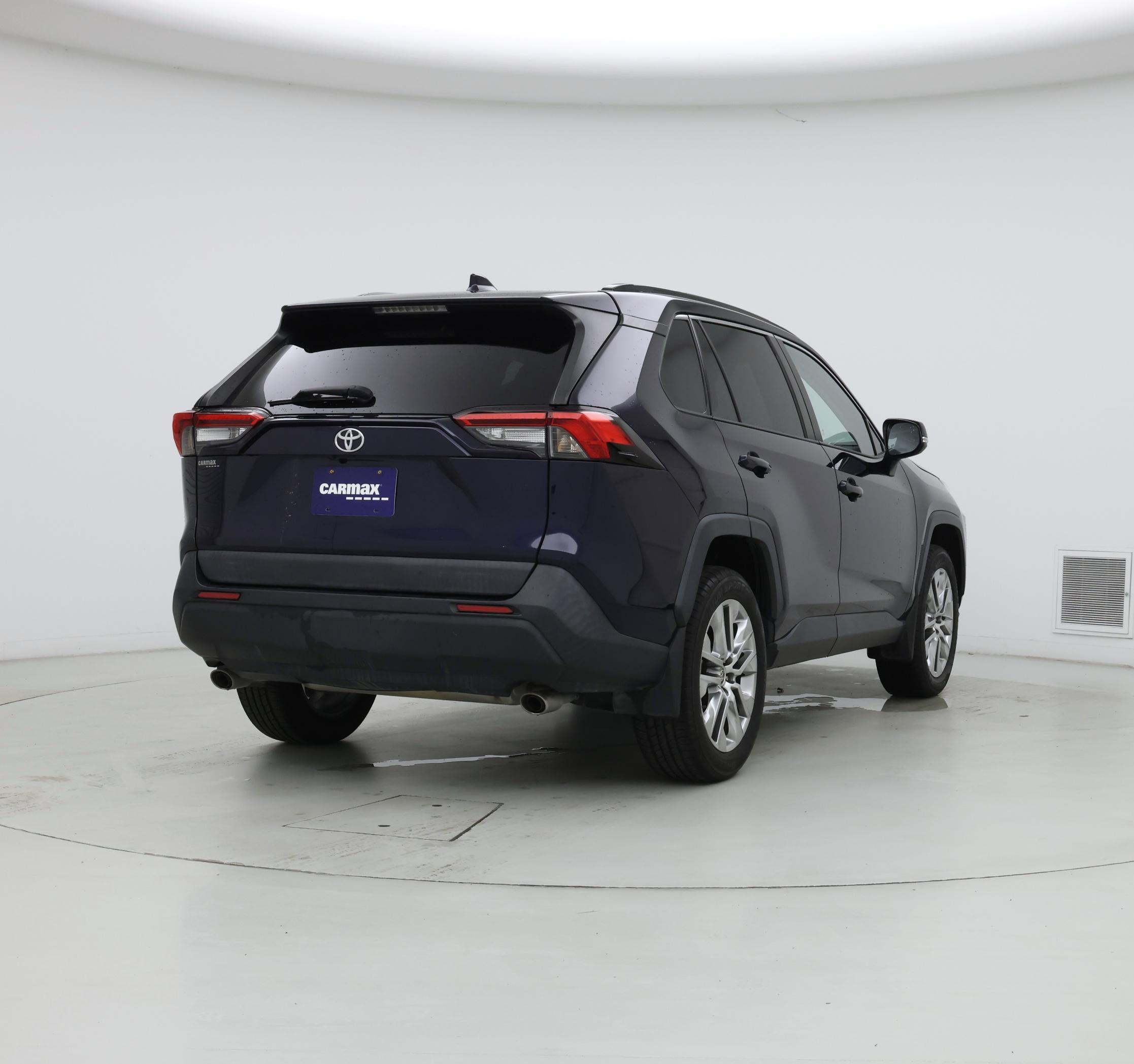 Thumbnail: 2021 Toyota RAV4 - 8