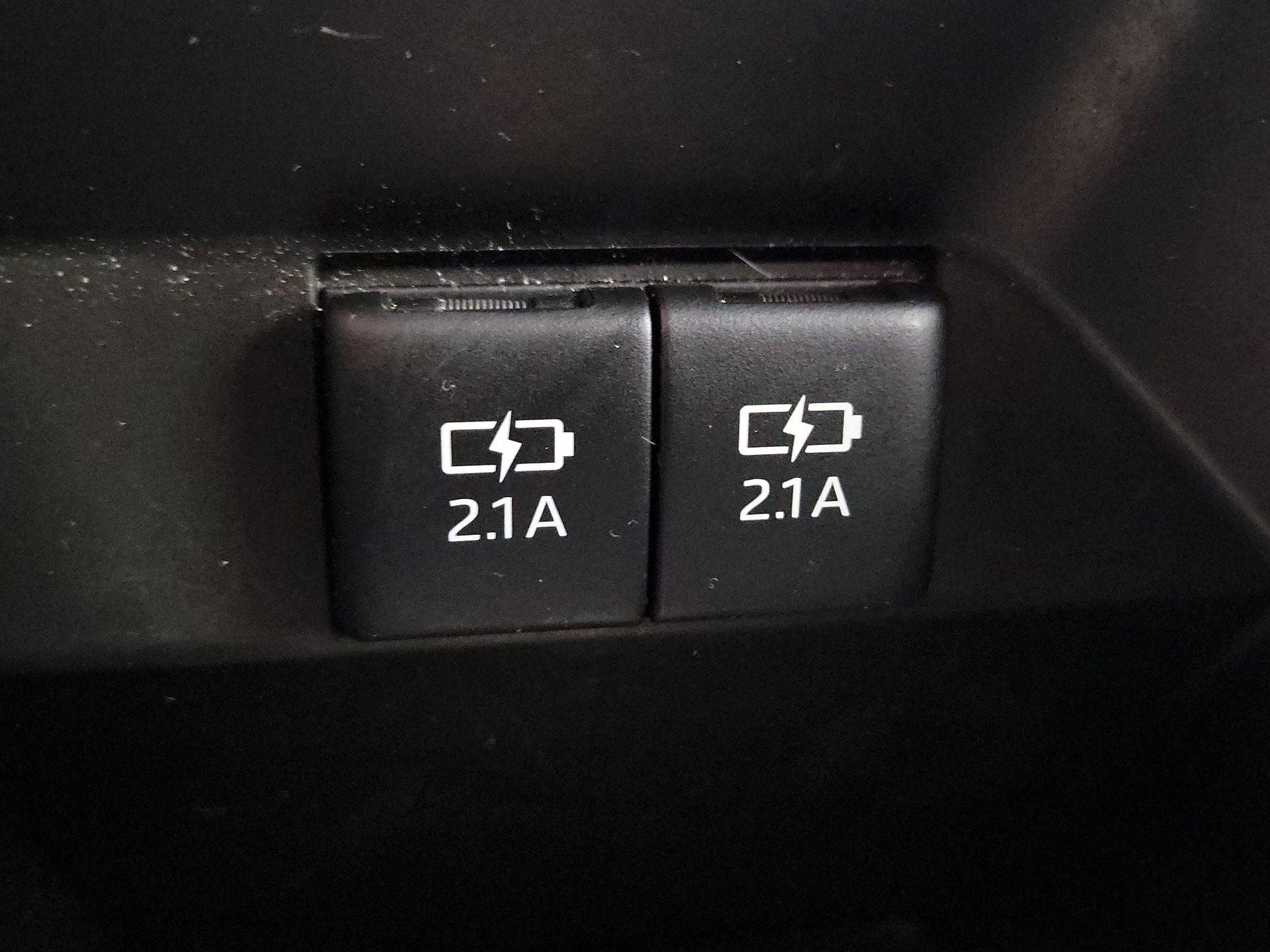 Thumbnail: 2020 Toyota Camry - 18