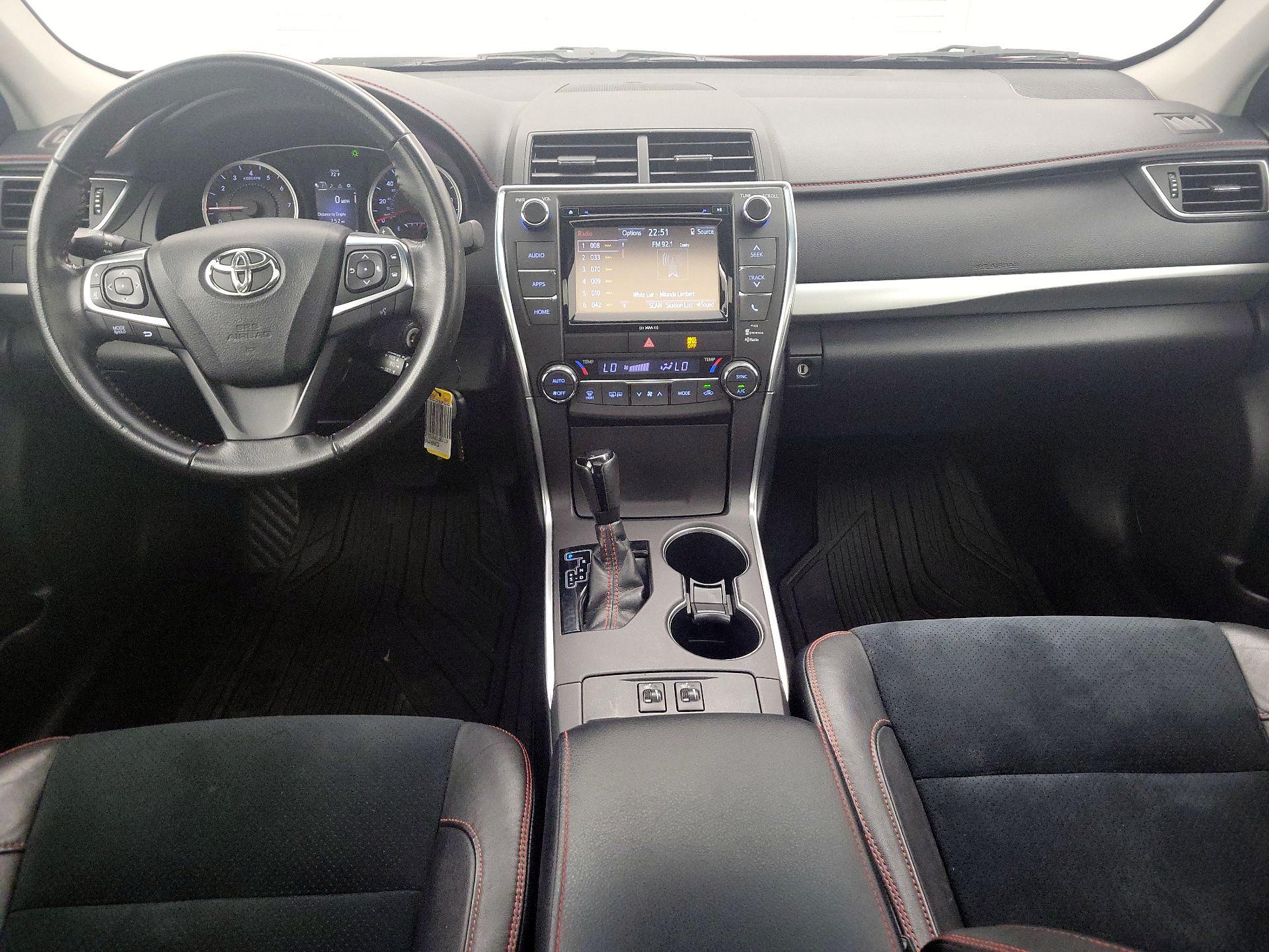 Thumbnail: 2016 Toyota Camry - 9
