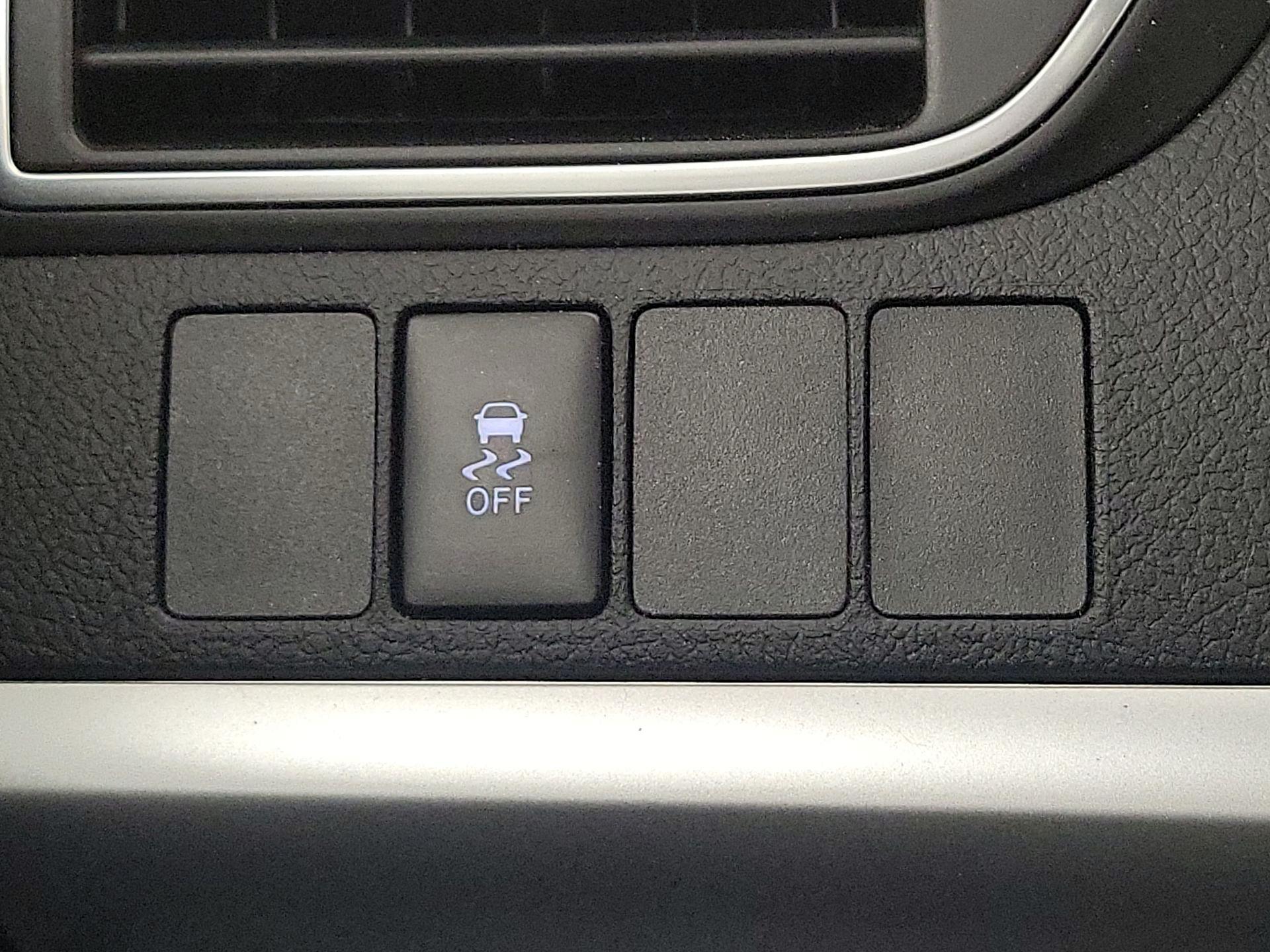Thumbnail: 2016 Toyota Camry - 13