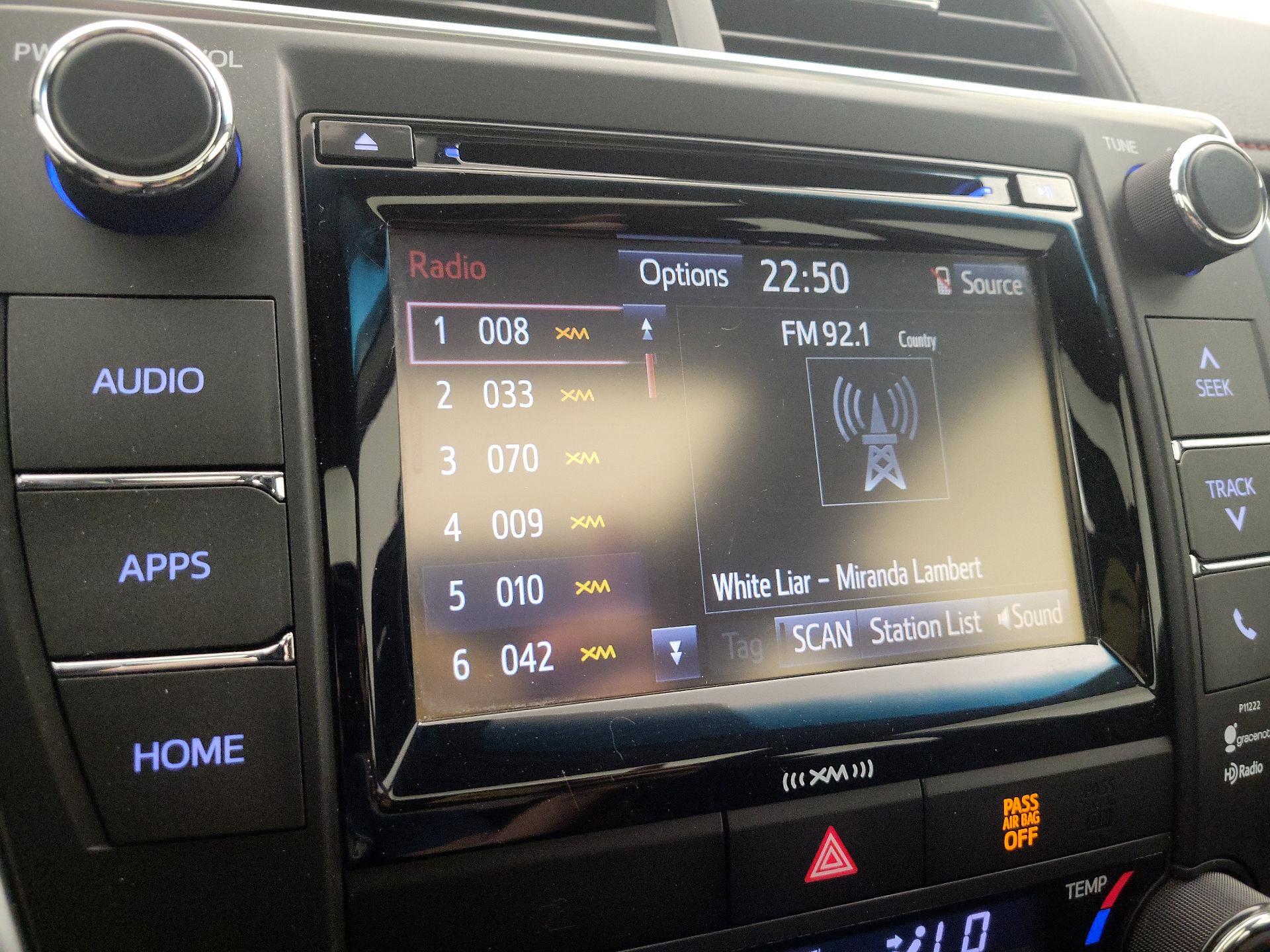 Thumbnail: 2016 Toyota Camry - 15