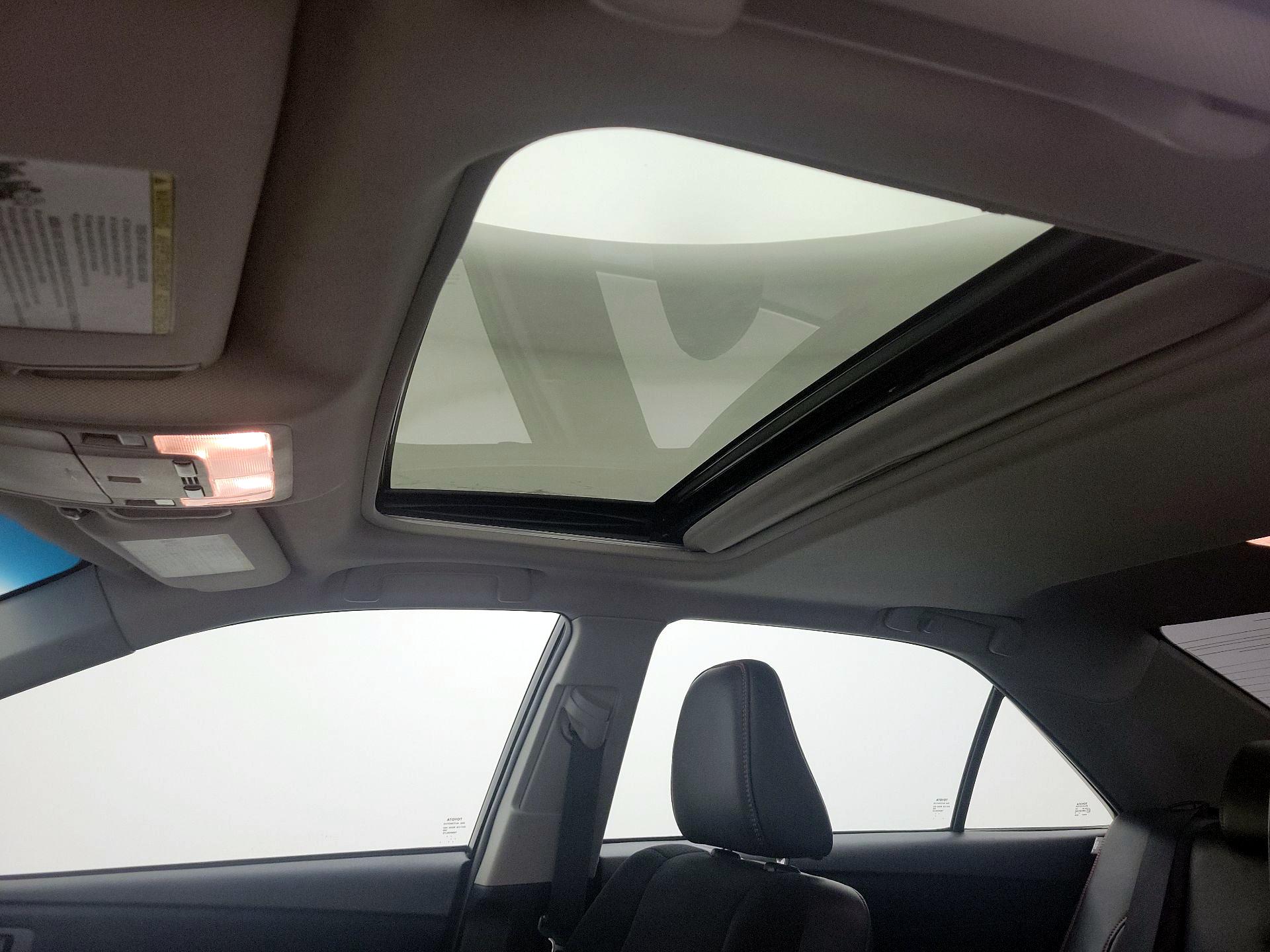 Thumbnail: 2016 Toyota Camry - 19
