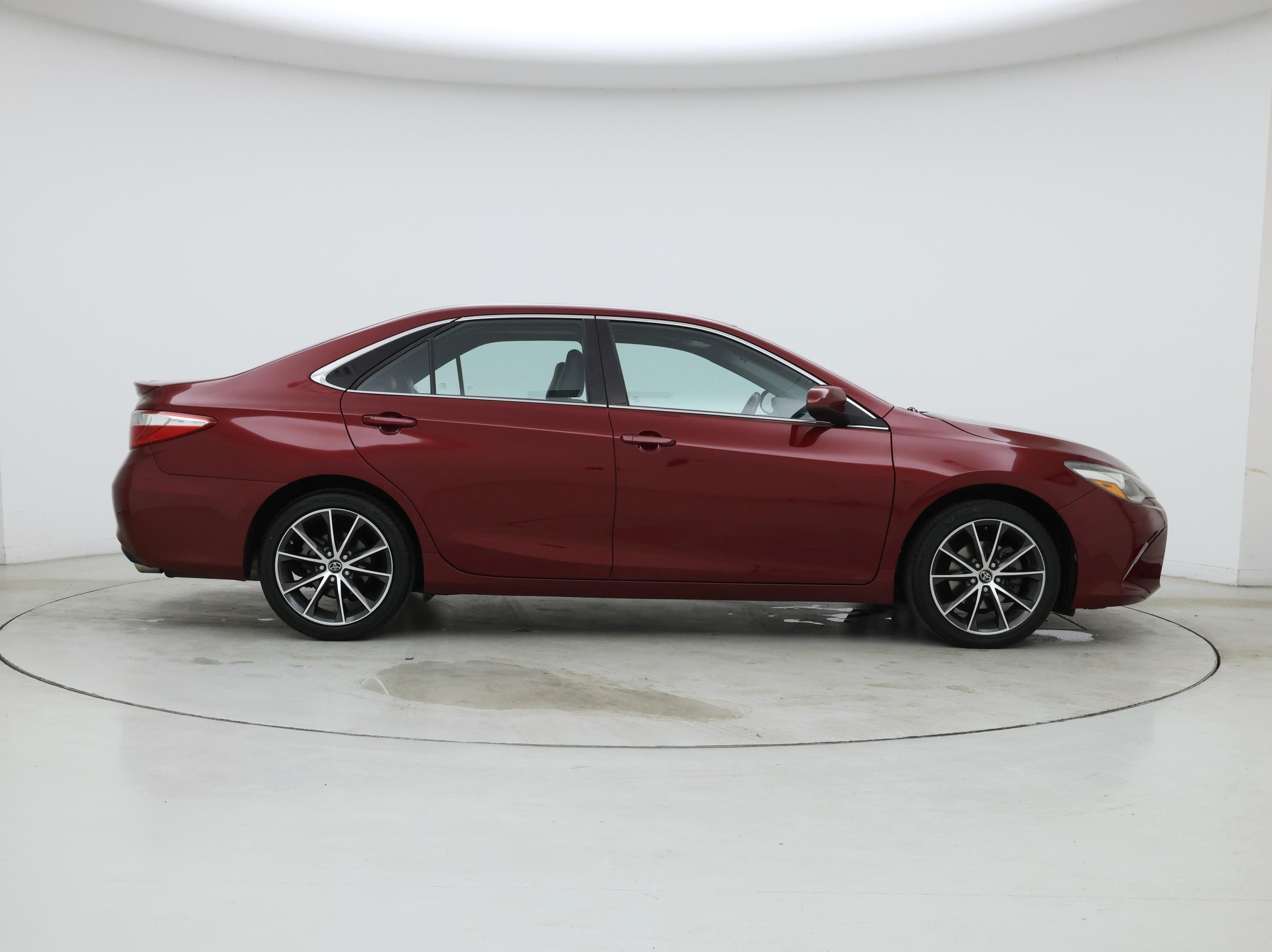 Thumbnail: 2016 Toyota Camry - 7
