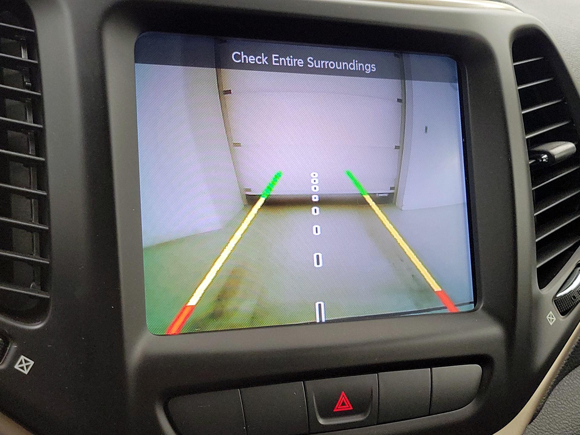Thumbnail: 2014 Jeep Cherokee - 15