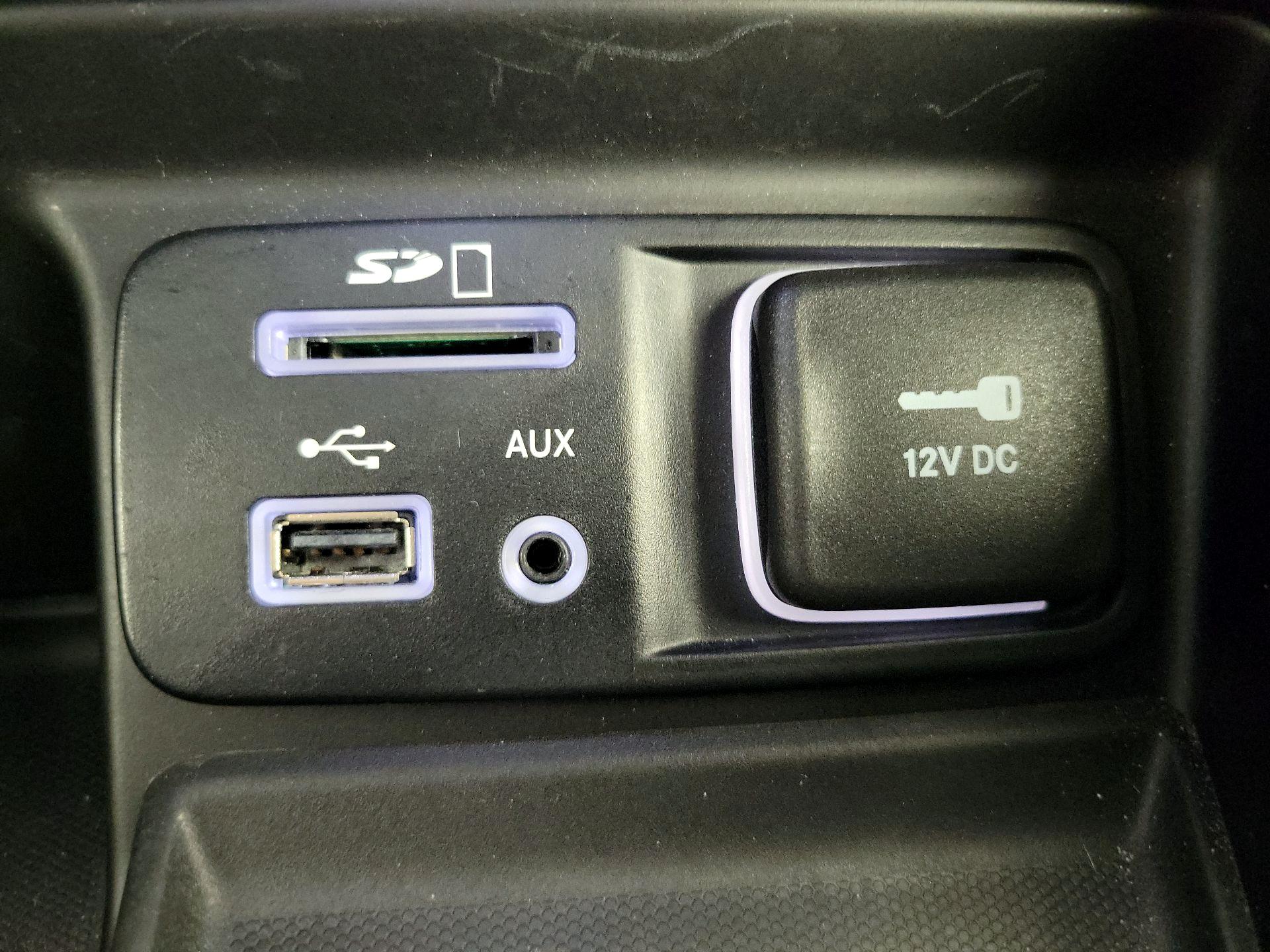 Thumbnail: 2014 Jeep Cherokee - 19