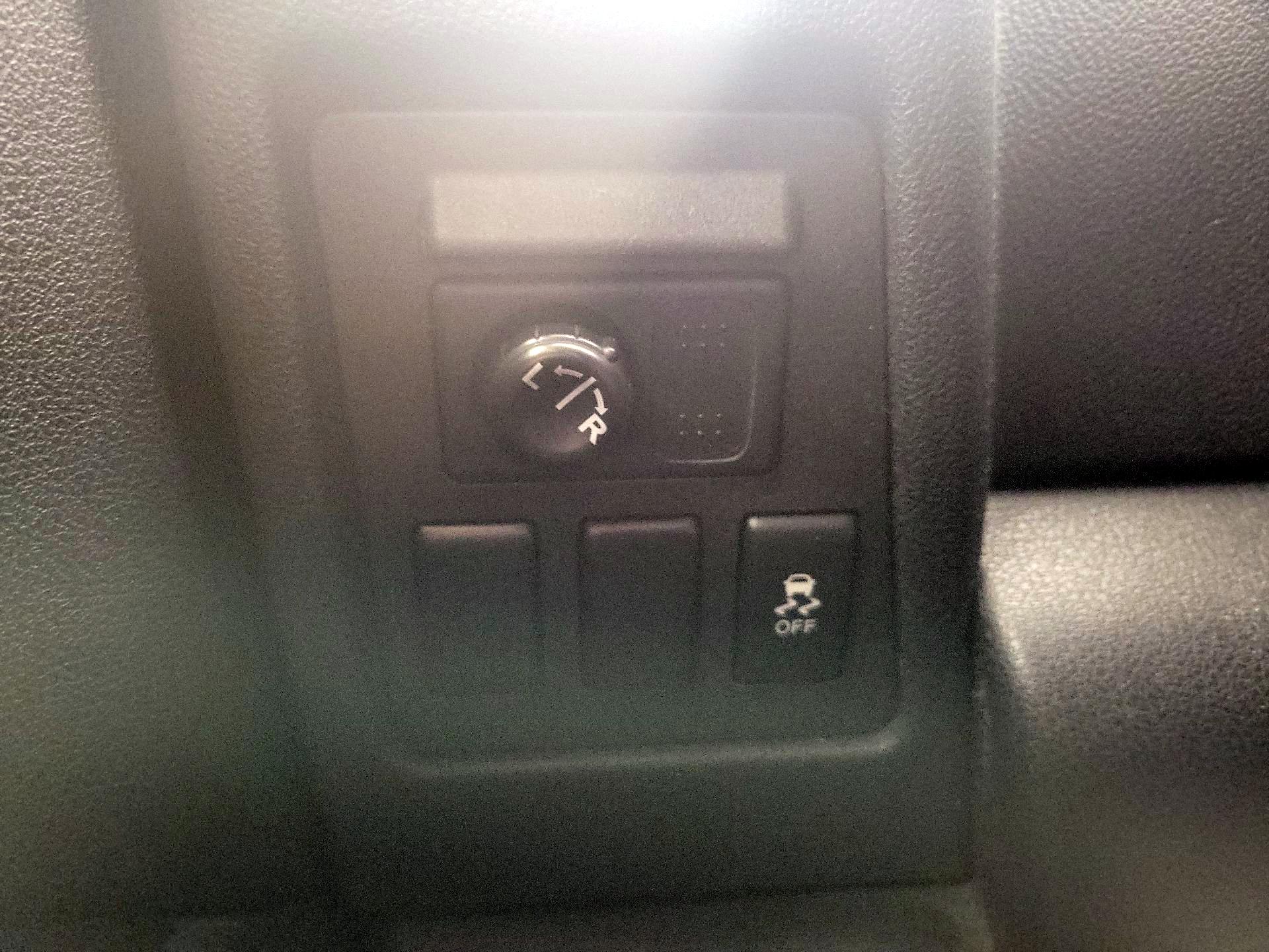 Thumbnail: 2013 Nissan Rogue - 13