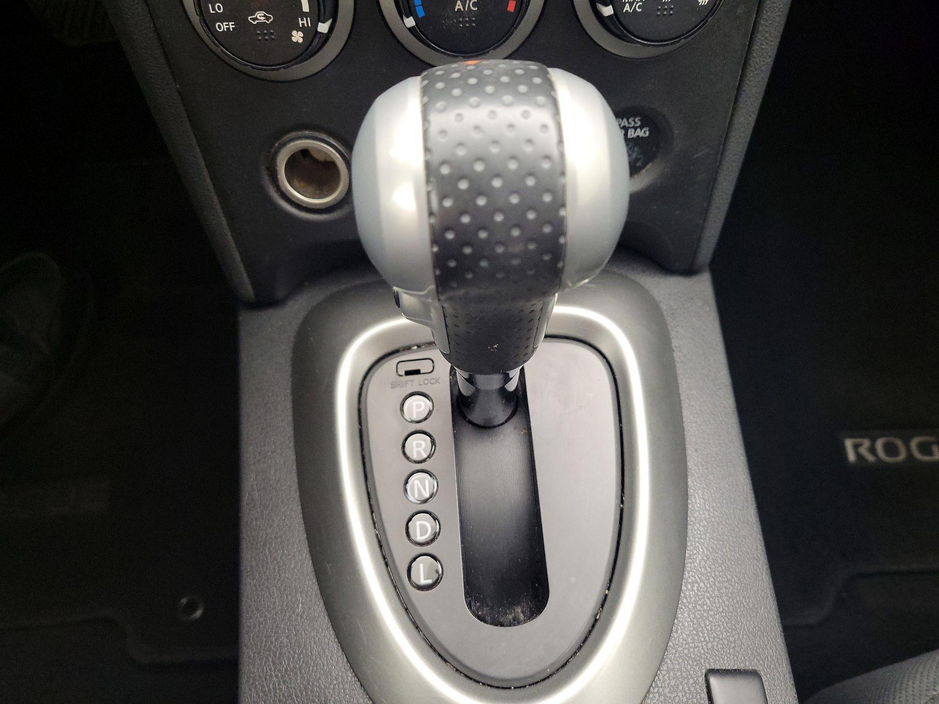 Thumbnail: 2013 Nissan Rogue - 16