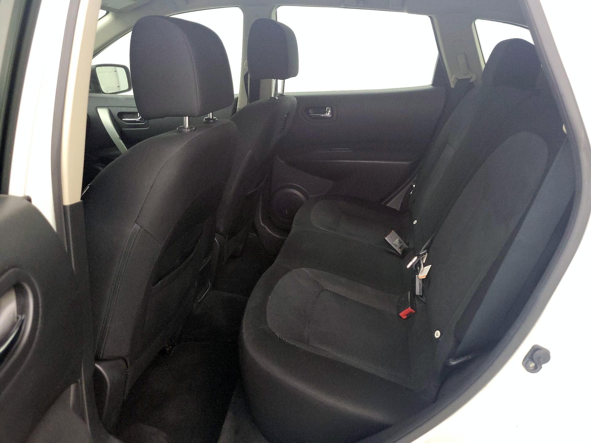 Thumbnail: 2013 Nissan Rogue - 18
