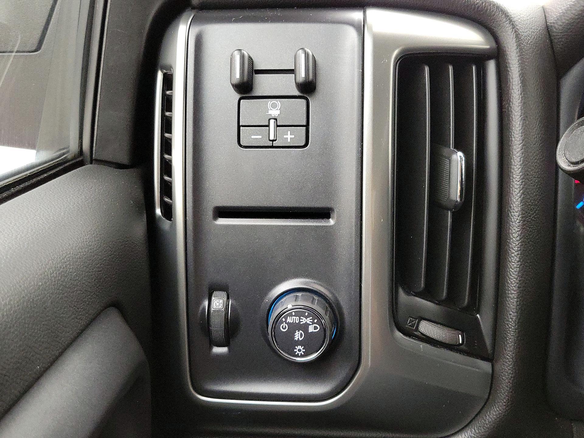 Thumbnail: 2018 Chevrolet Silverado 1500 - 13