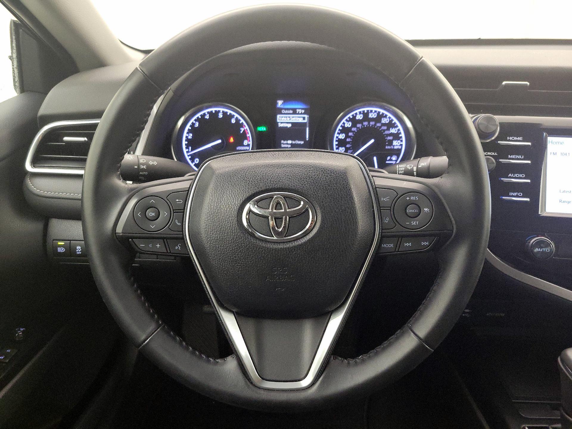 Thumbnail: 2018 Toyota Camry - 10