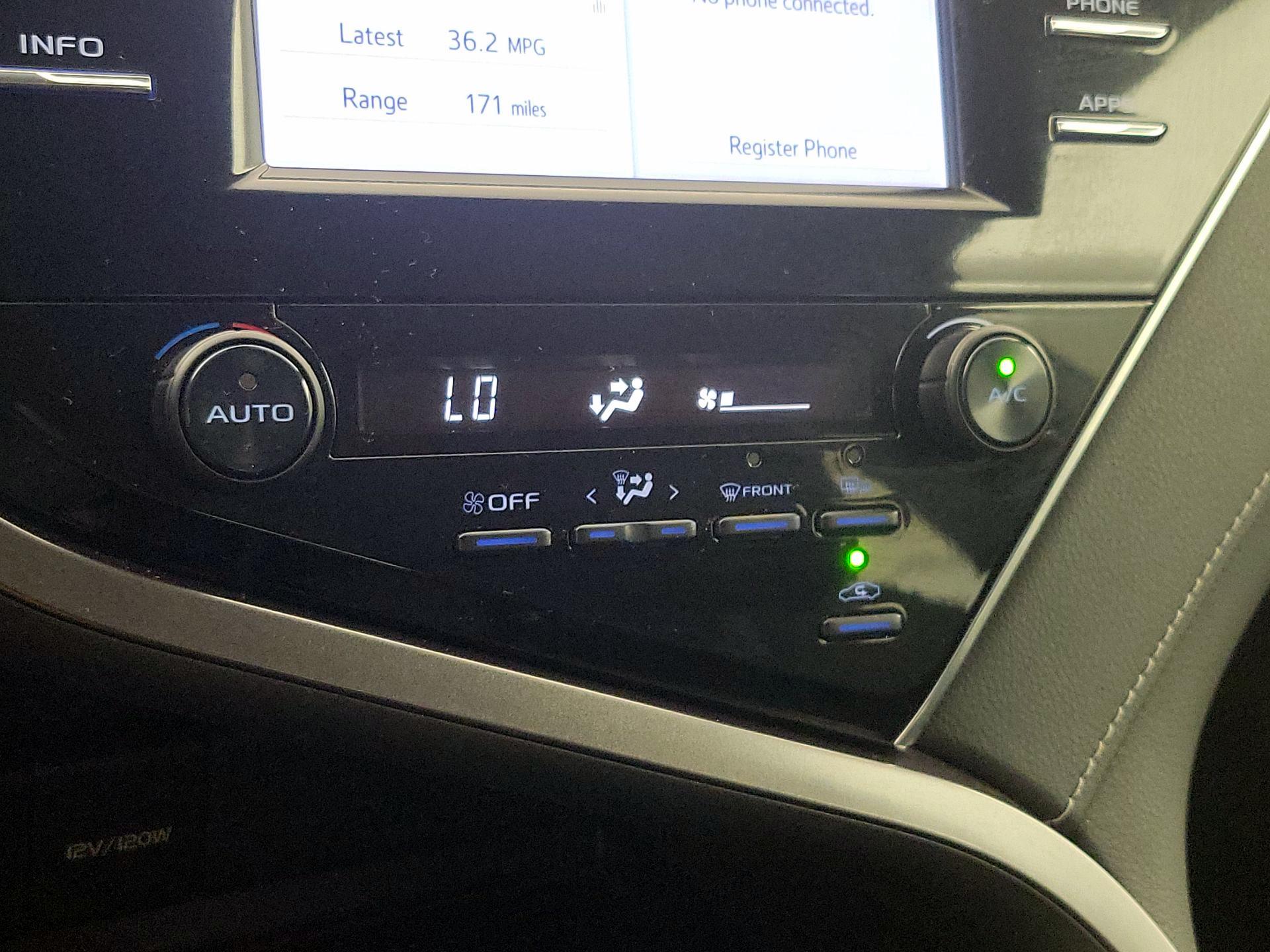 Thumbnail: 2018 Toyota Camry - 16