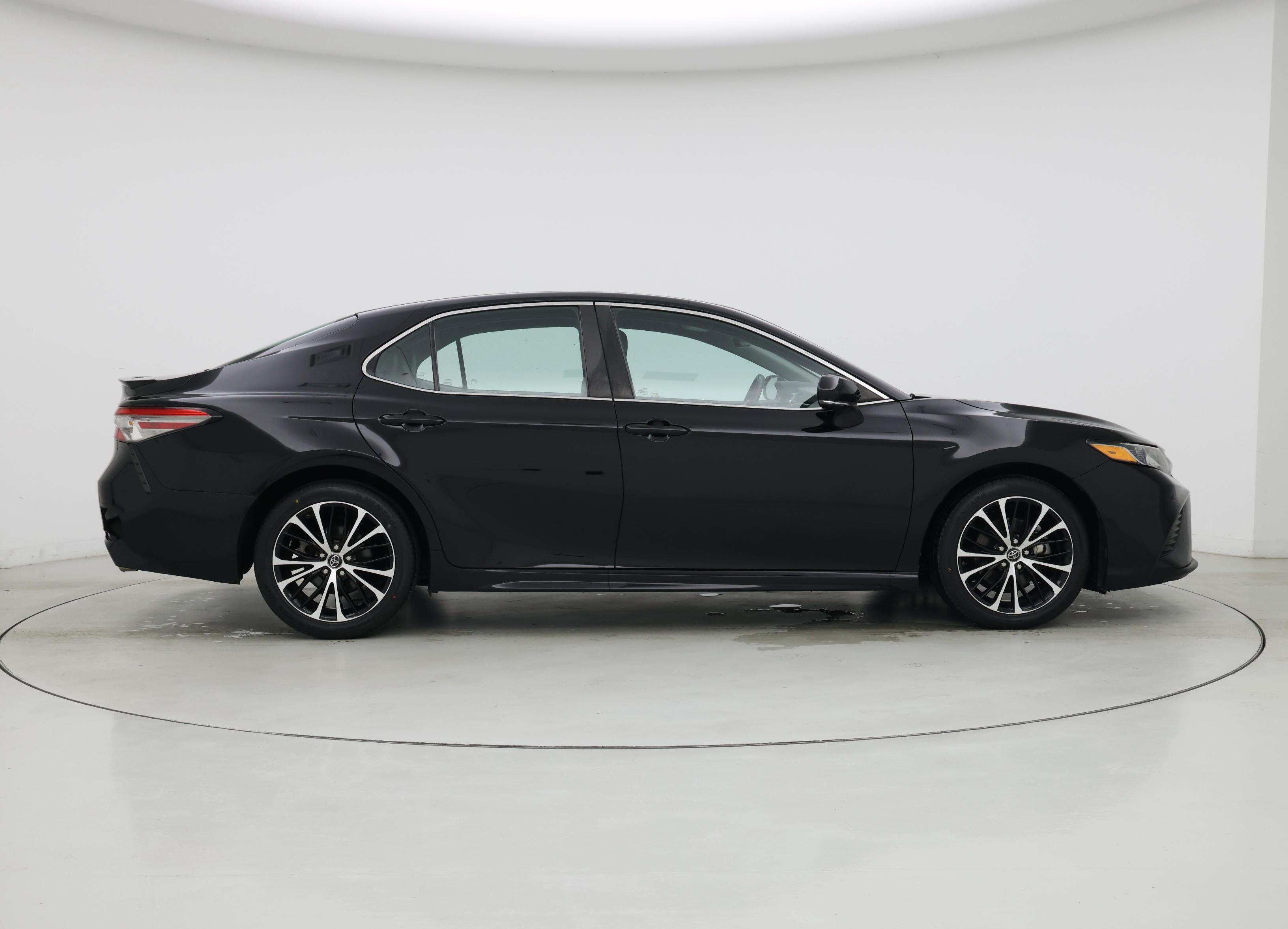 Thumbnail: 2018 Toyota Camry - 7