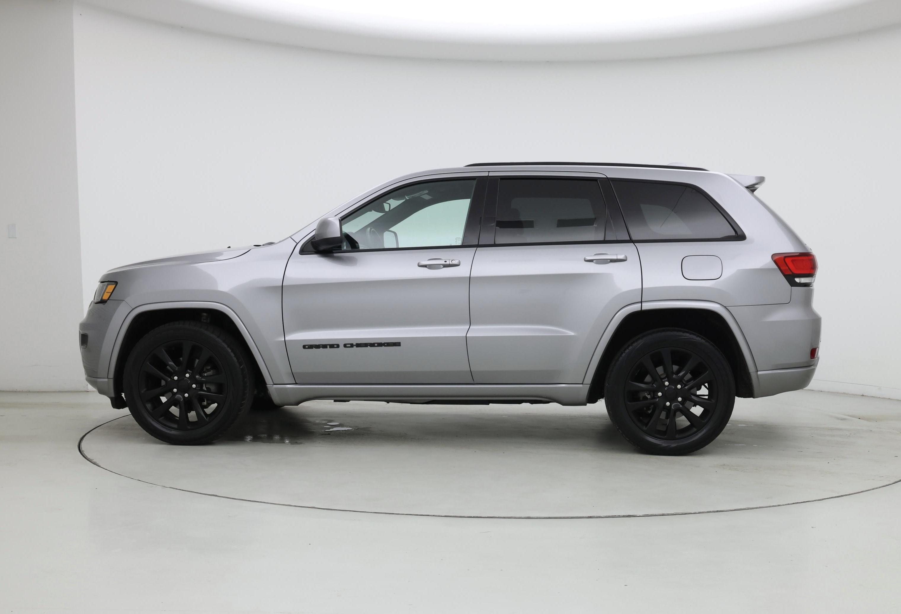 Thumbnail: 2019 Jeep Grand Cherokee - 3