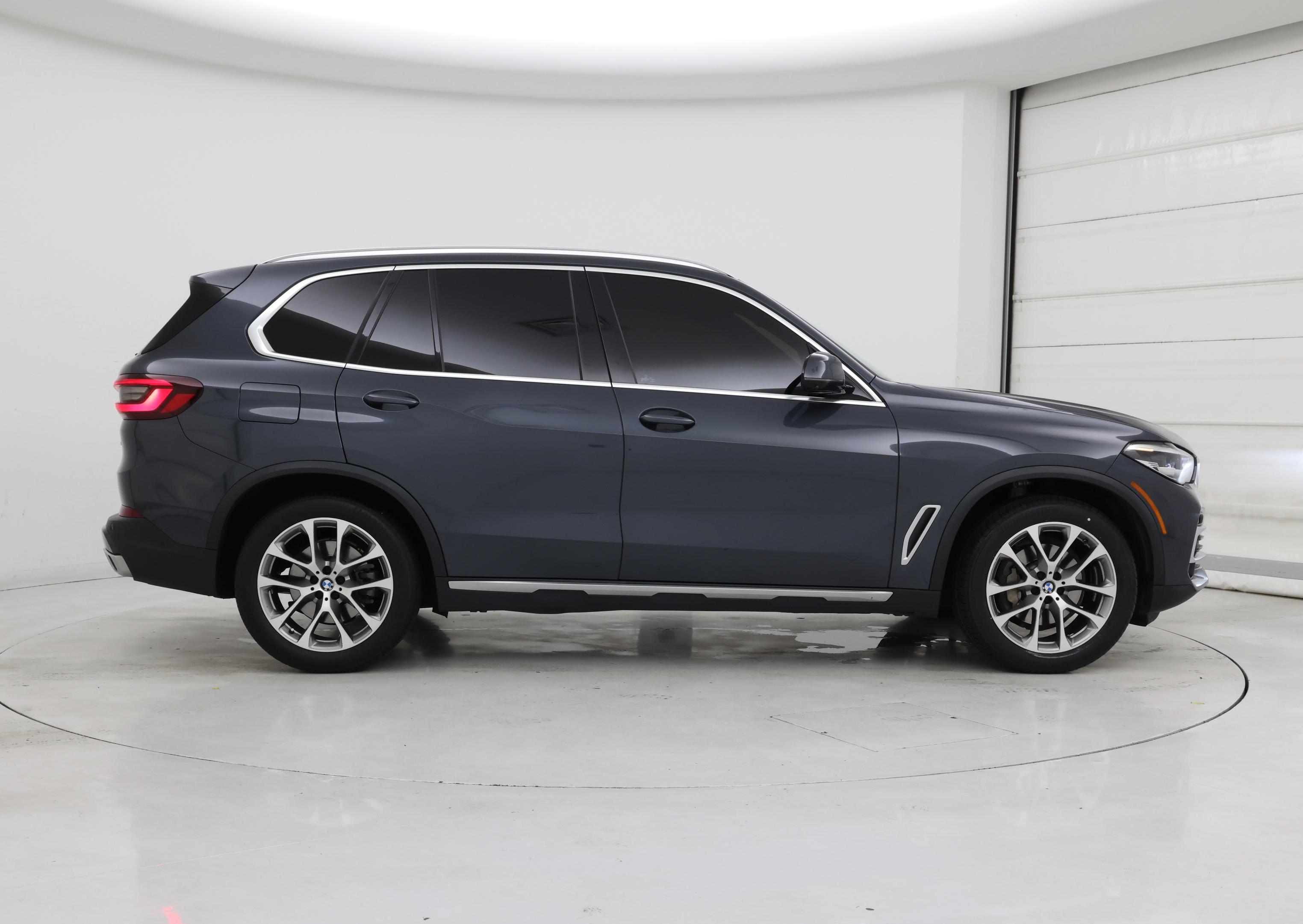 Thumbnail: 2021 BMW X5 - 7
