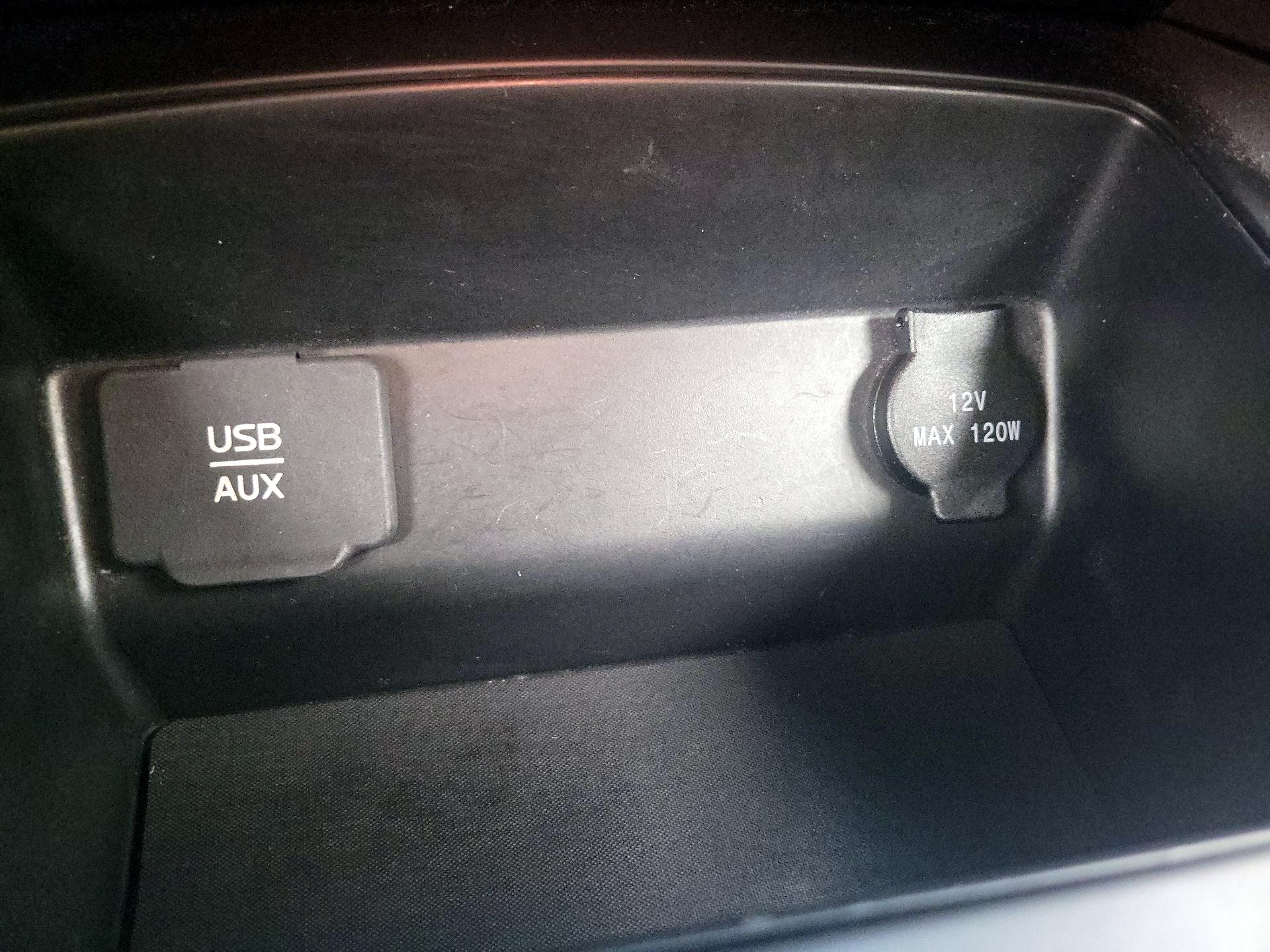 Thumbnail: 2015 Nissan Altima - 18