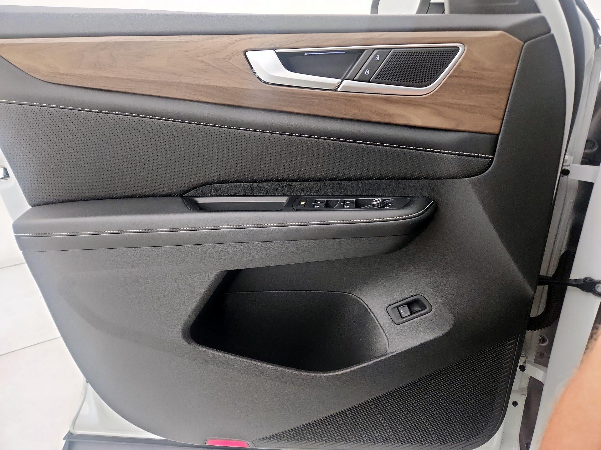 Thumbnail: 2024 Volkswagen Atlas - 12