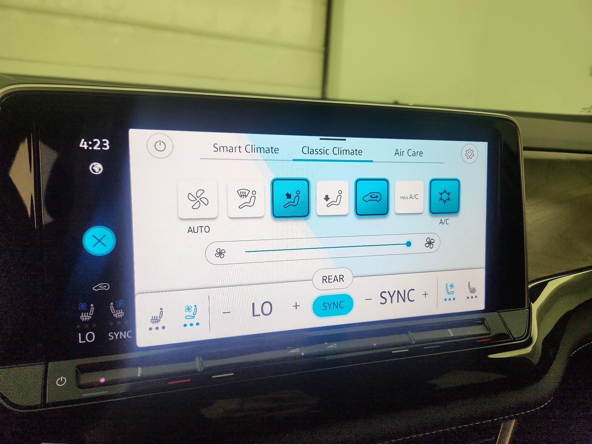 Thumbnail: 2024 Volkswagen Atlas - 16