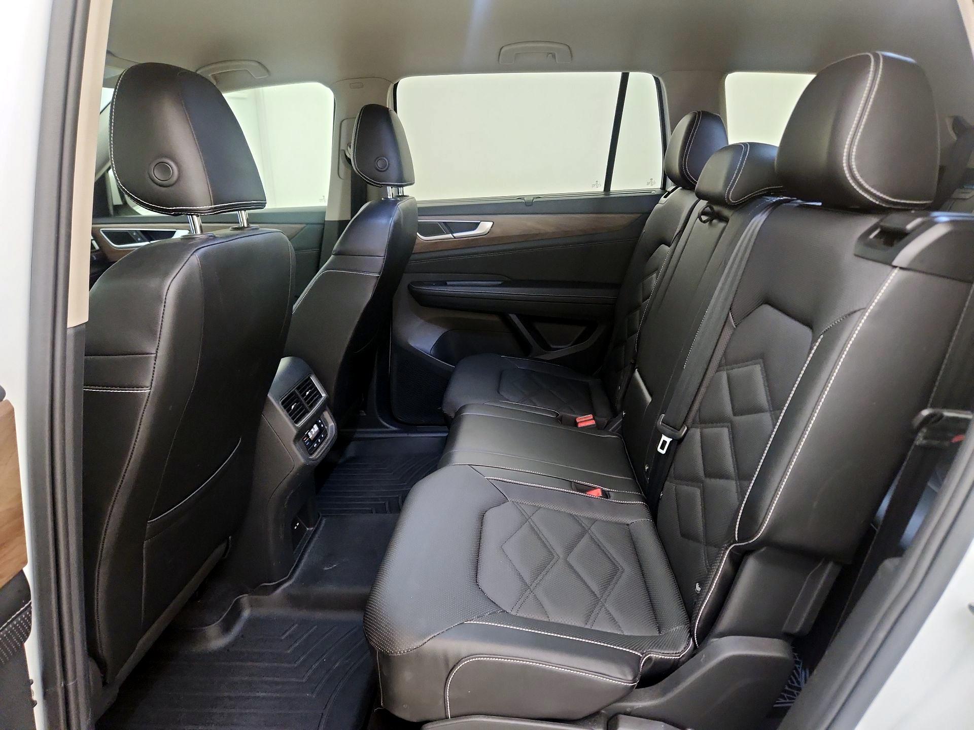 Thumbnail: 2024 Volkswagen Atlas - 19