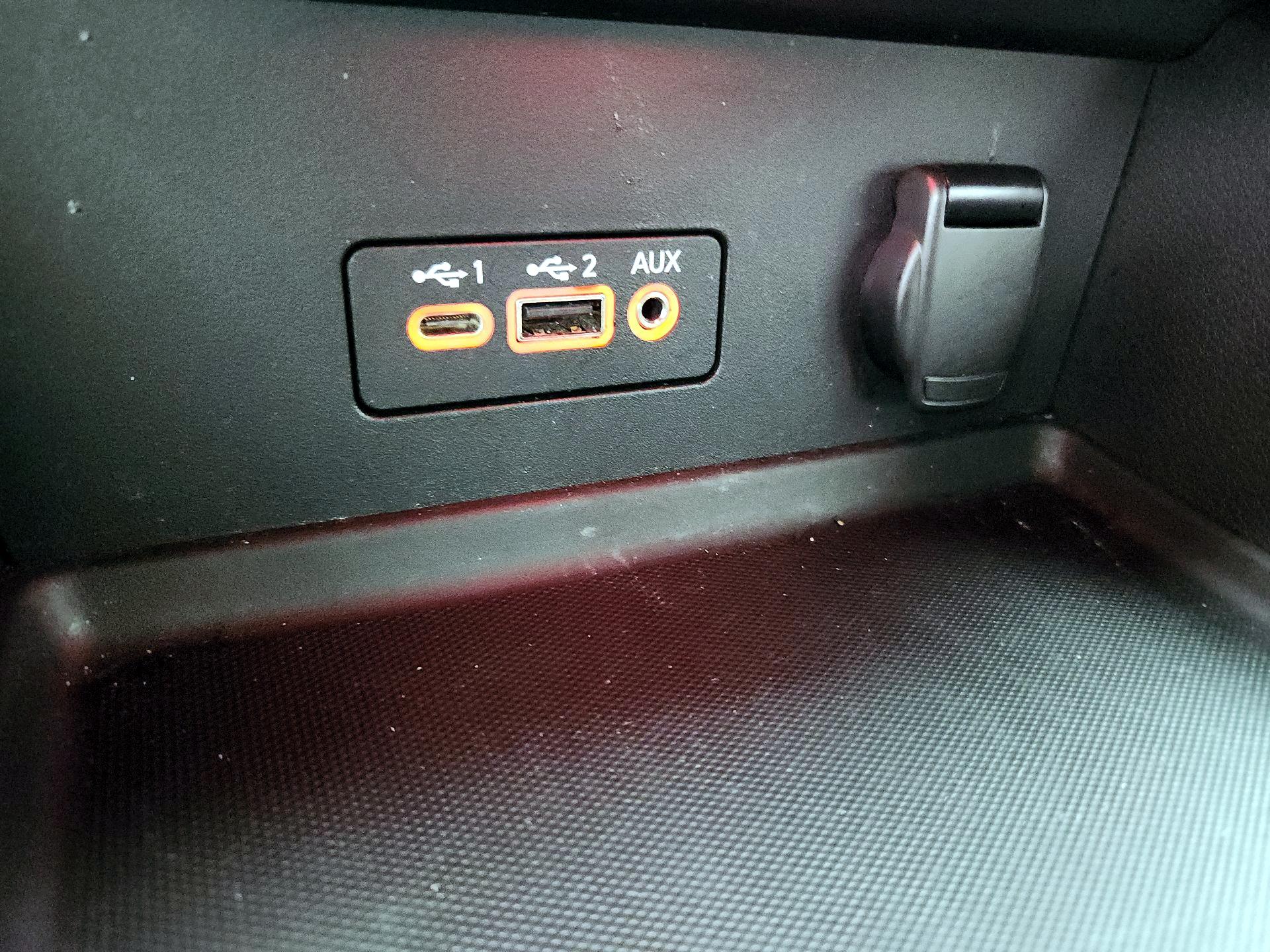 Thumbnail: 2020 Nissan Sentra - 18