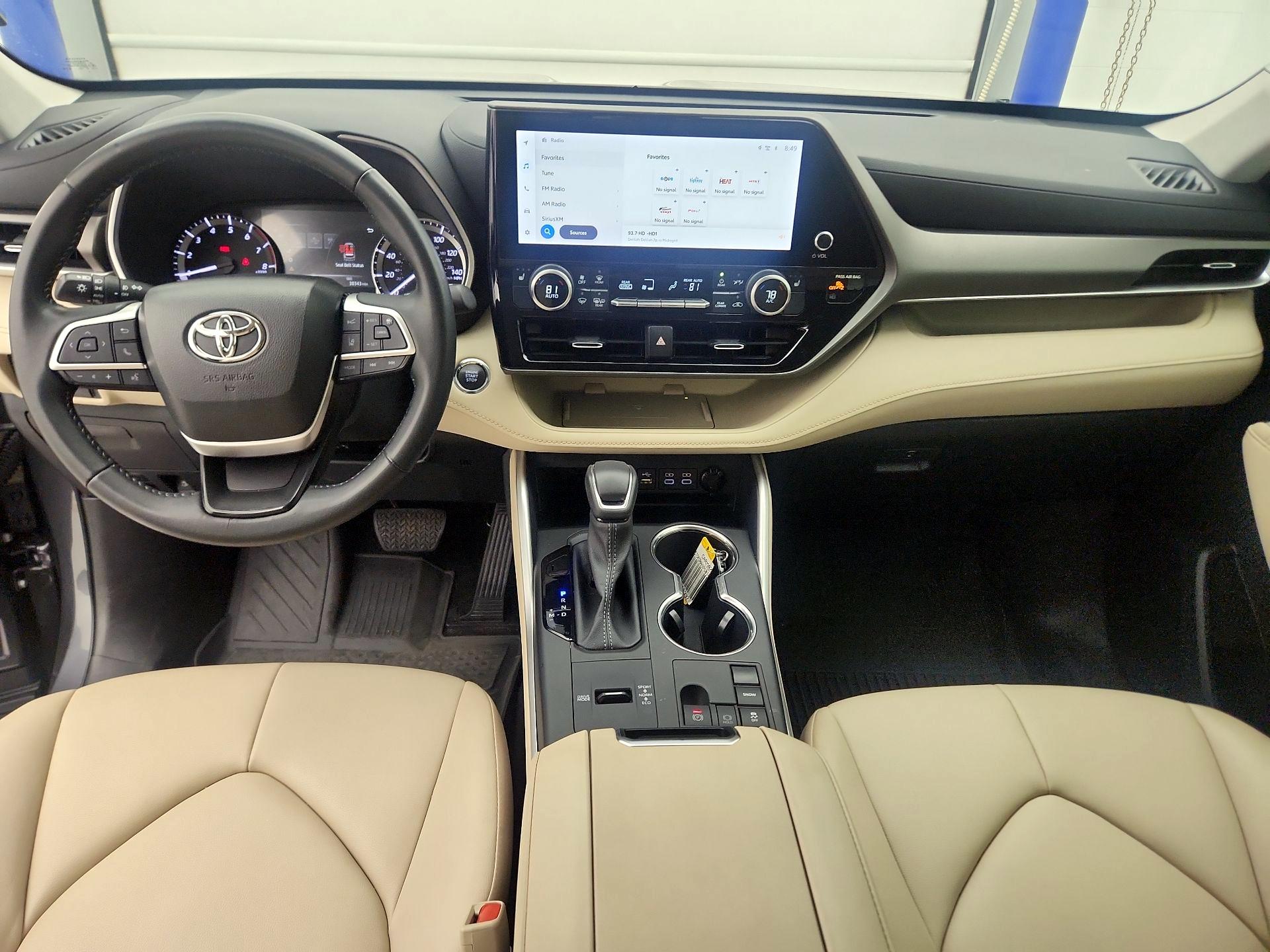 Thumbnail: 2023 Toyota Highlander - 9