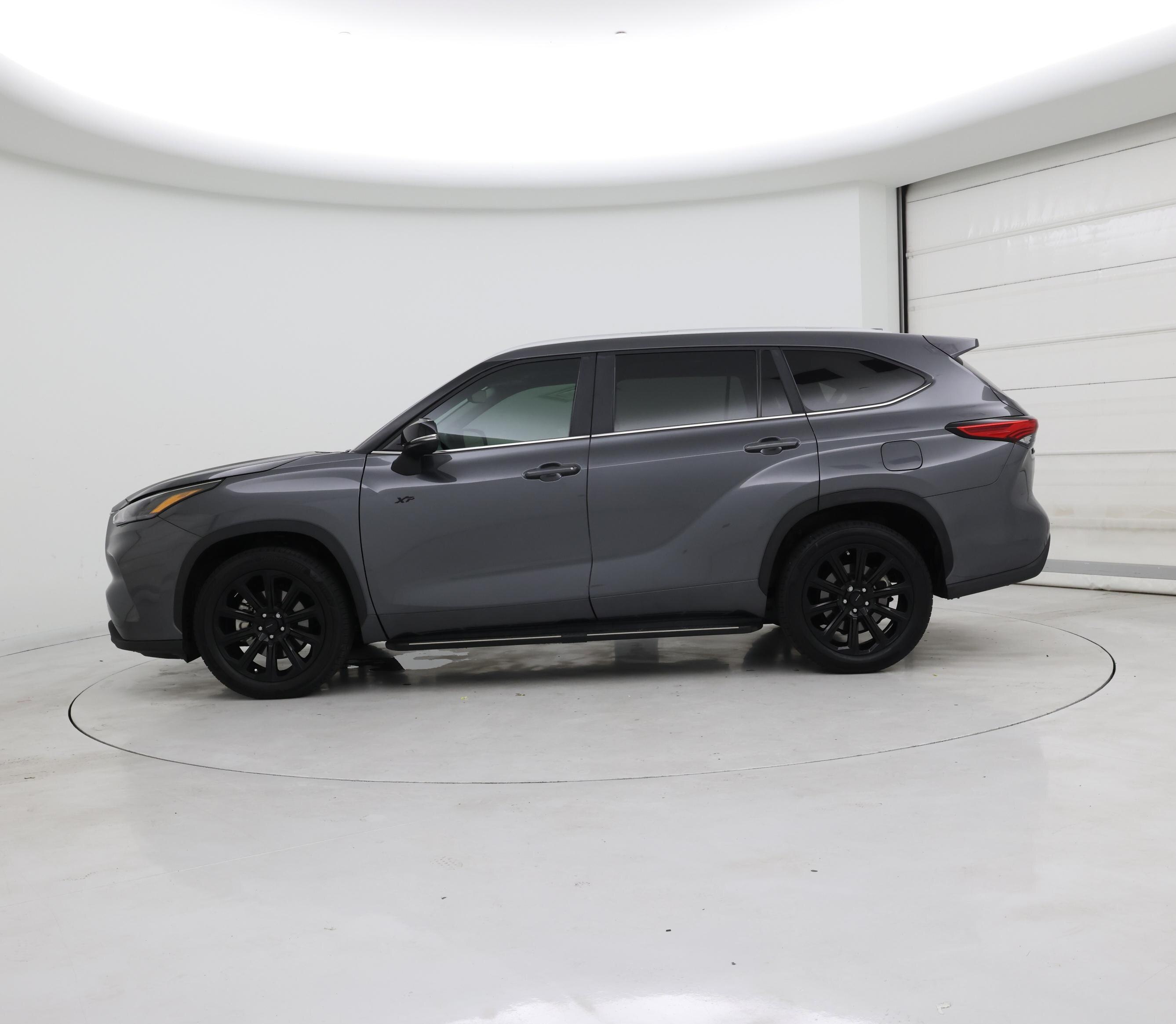 Thumbnail: 2023 Toyota Highlander - 3