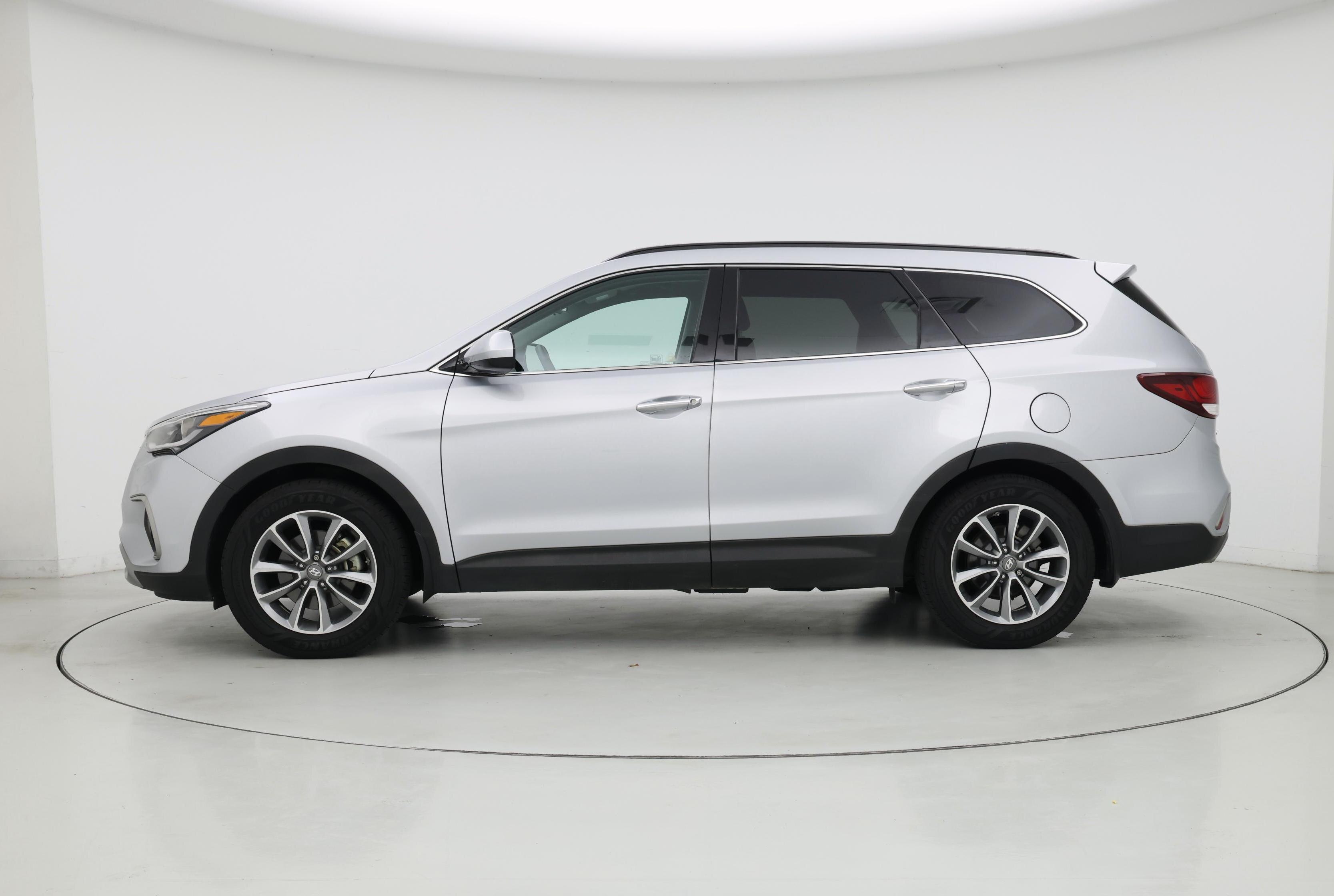Thumbnail: 2018 Hyundai Santa Fe - 3