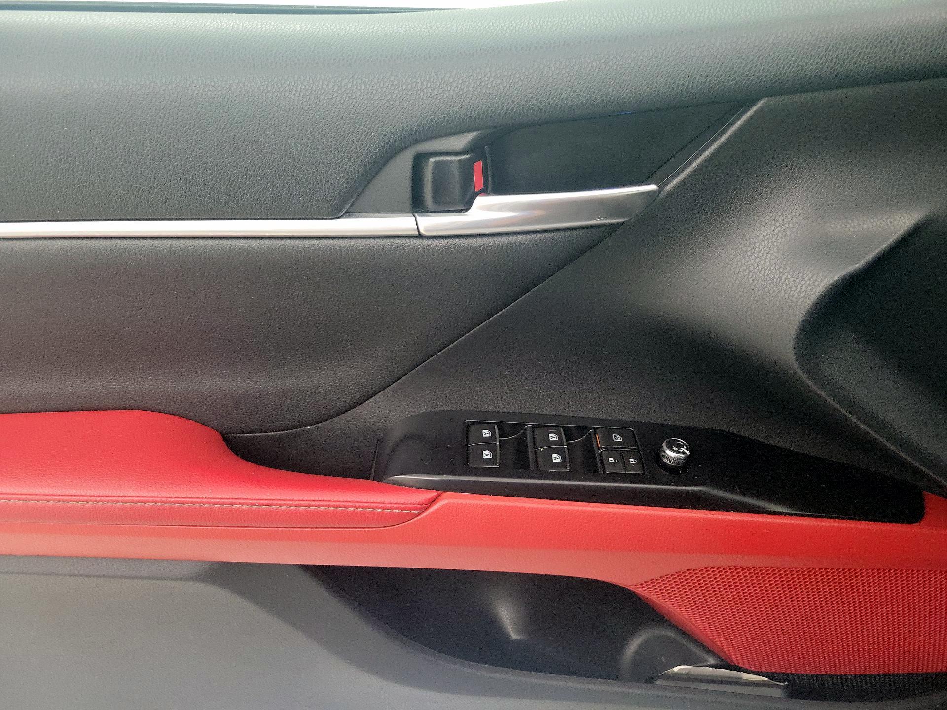 Thumbnail: 2019 Toyota Camry - 12