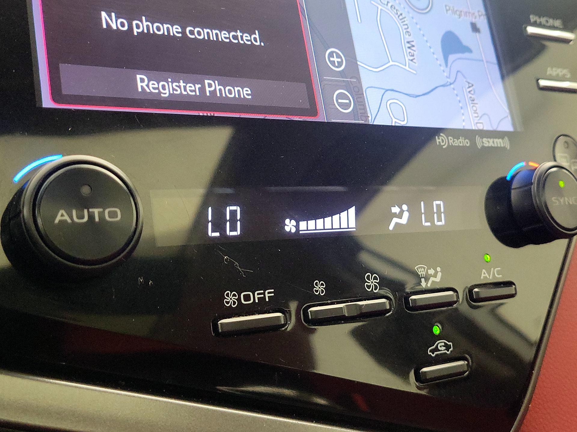 Thumbnail: 2019 Toyota Camry - 16