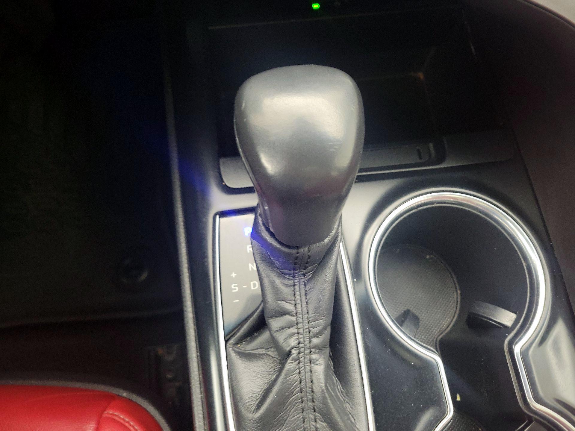 Thumbnail: 2019 Toyota Camry - 17