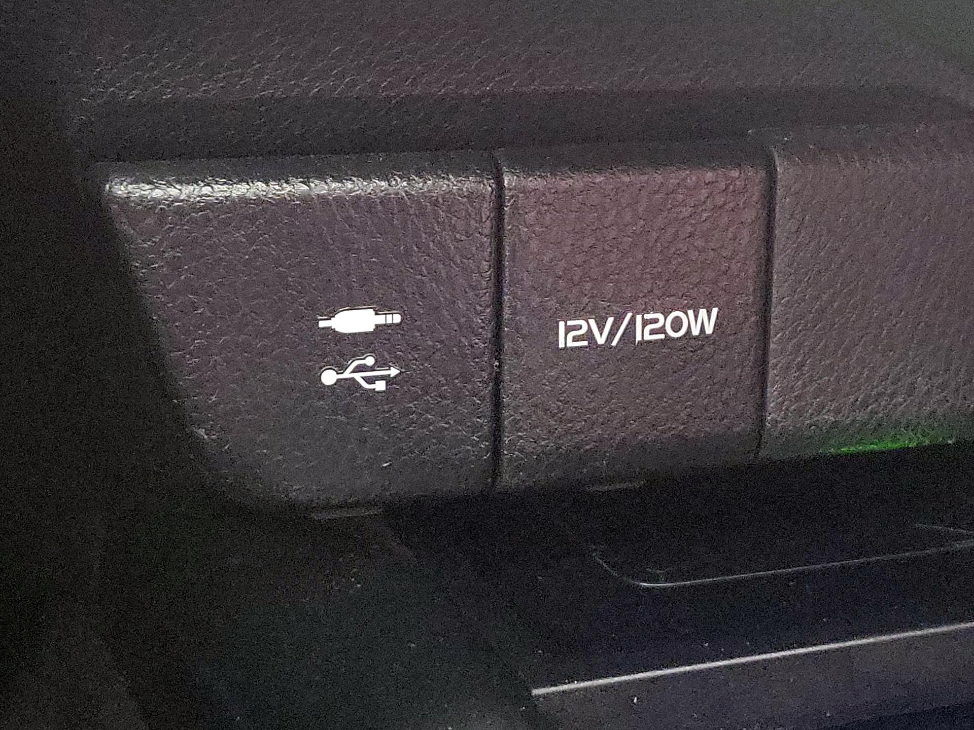 Thumbnail: 2019 Toyota Camry - 18