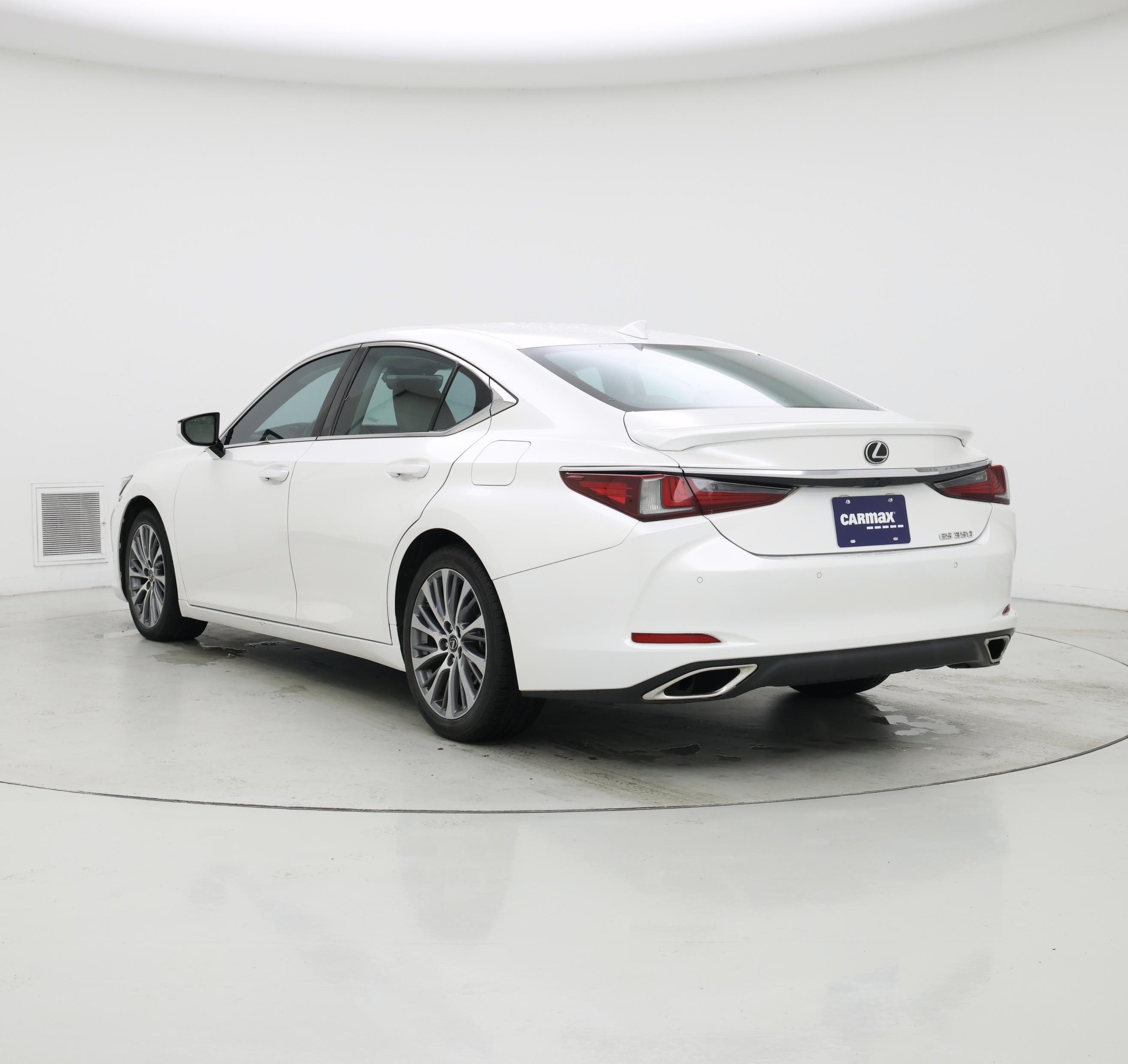 Thumbnail: 2020 Lexus ES - 2