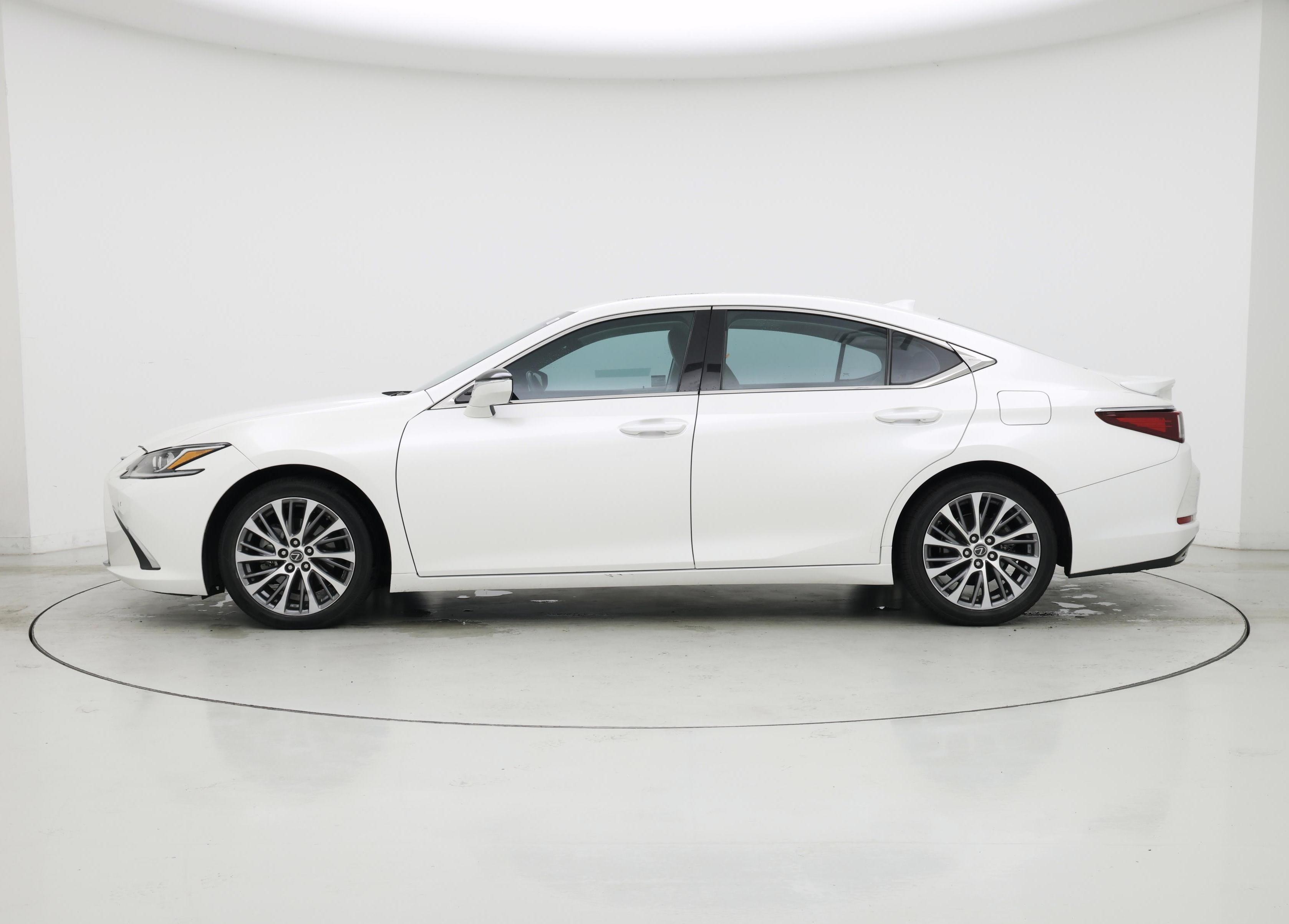 Thumbnail: 2020 Lexus ES - 3