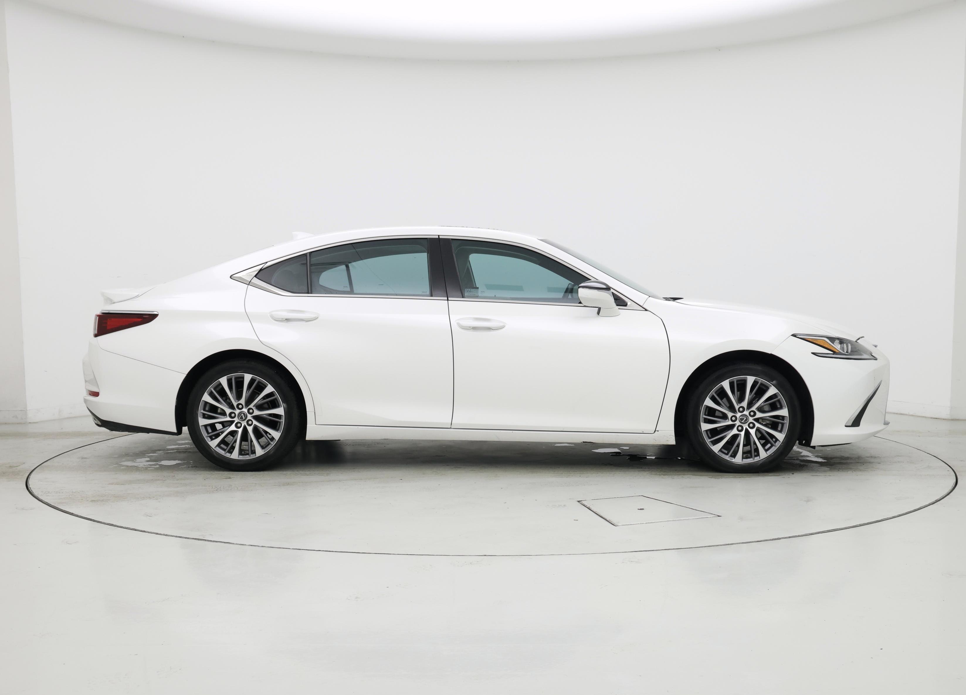 Thumbnail: 2020 Lexus ES - 7