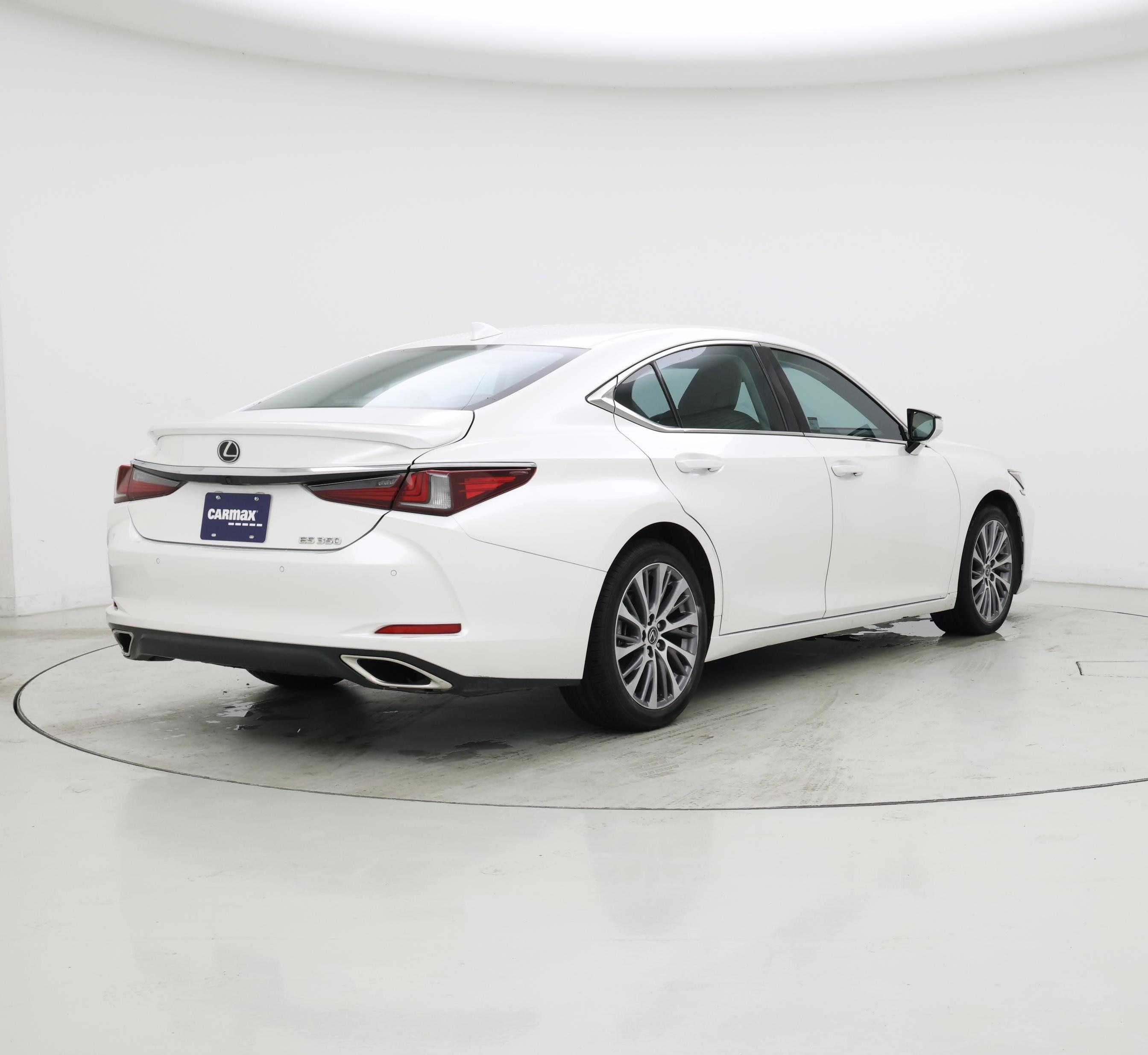 Thumbnail: 2020 Lexus ES - 8