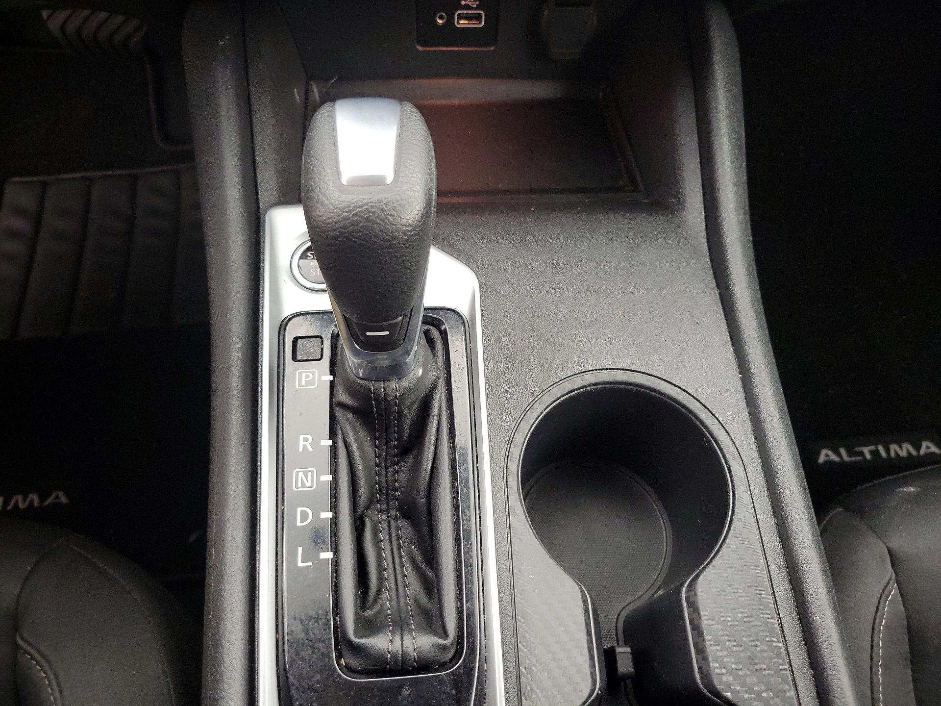 Thumbnail: 2022 Nissan Altima - 17