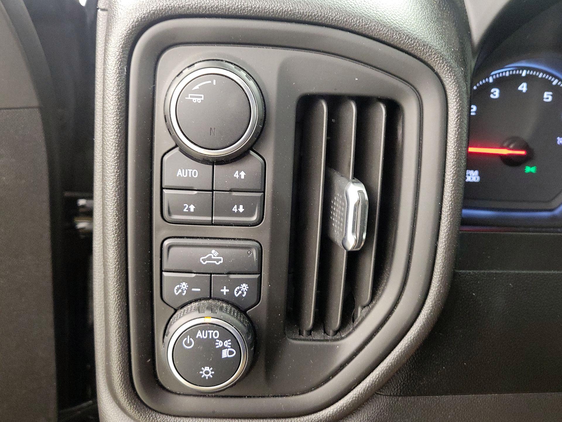 Thumbnail: 2021 Chevrolet Silverado 1500 - 13