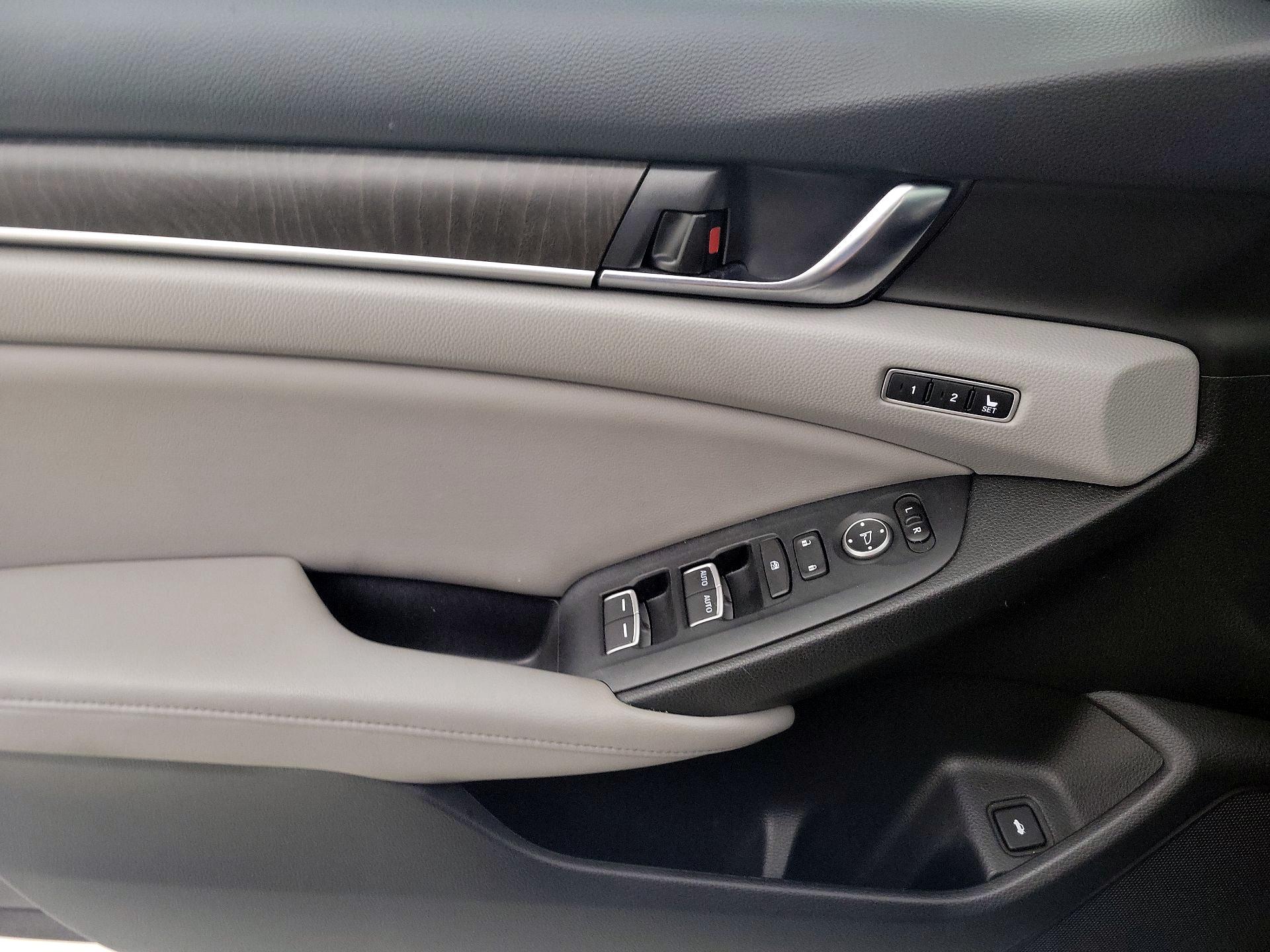 Thumbnail: 2018 Honda Accord - 12