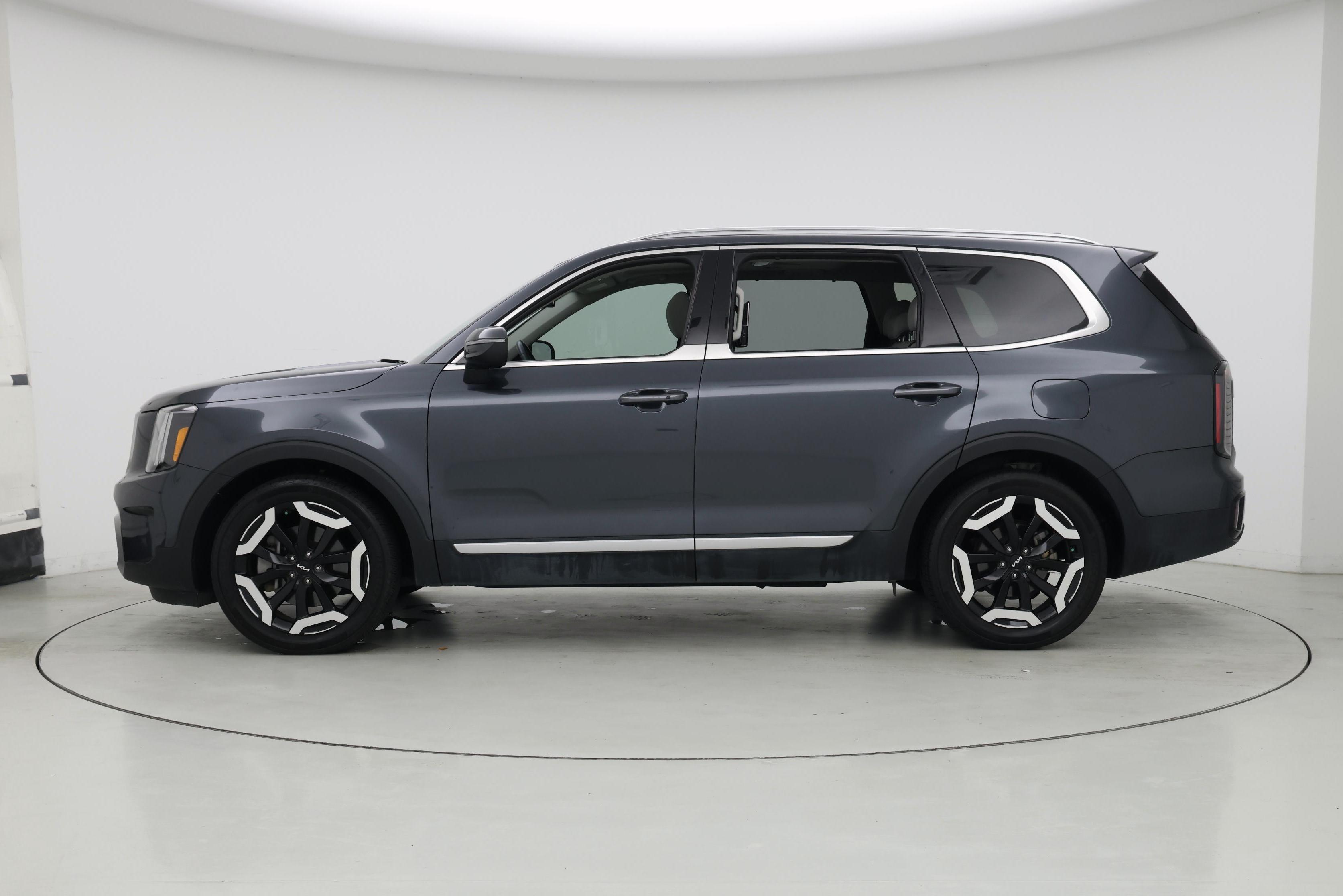 Thumbnail: 2023 Kia Telluride - 3