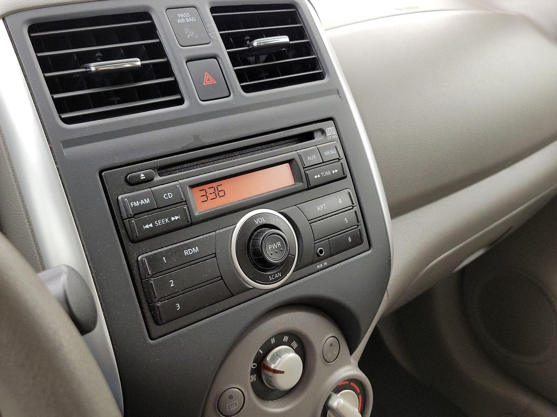 Thumbnail: 2014 Nissan Versa - 14